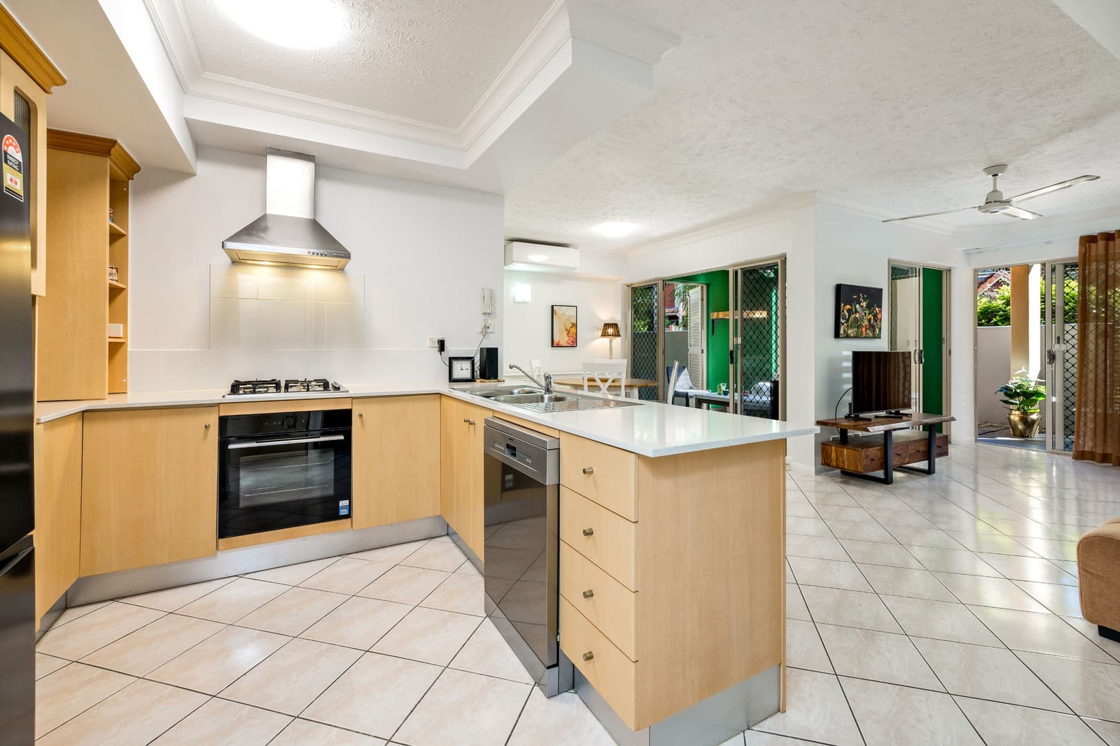 1301/2-10 Greenslopes Street, Cairns North — photo 1 of 5