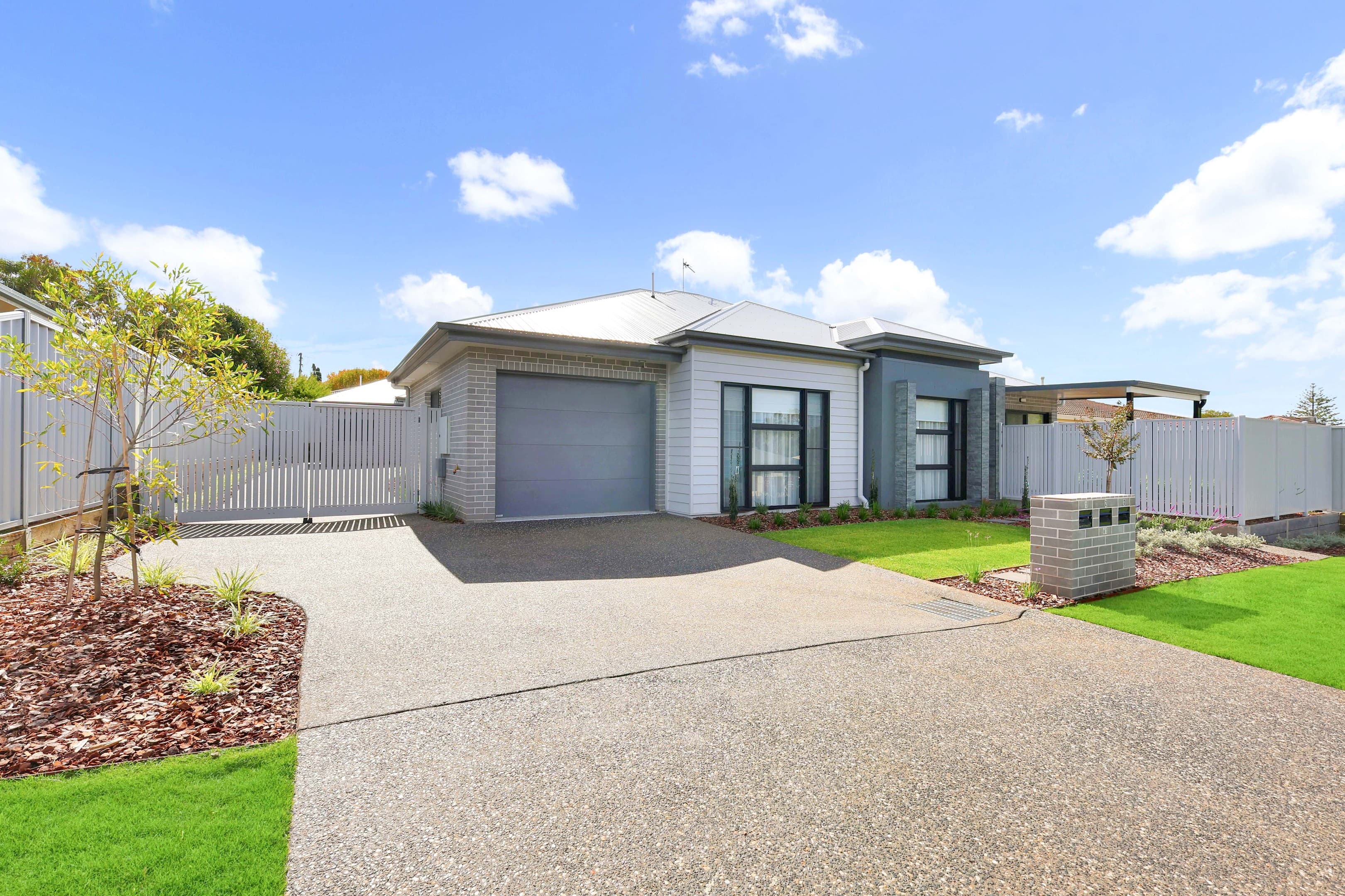 1-3/61 Sardon Street, Centenary Heights — photo 1 of 5