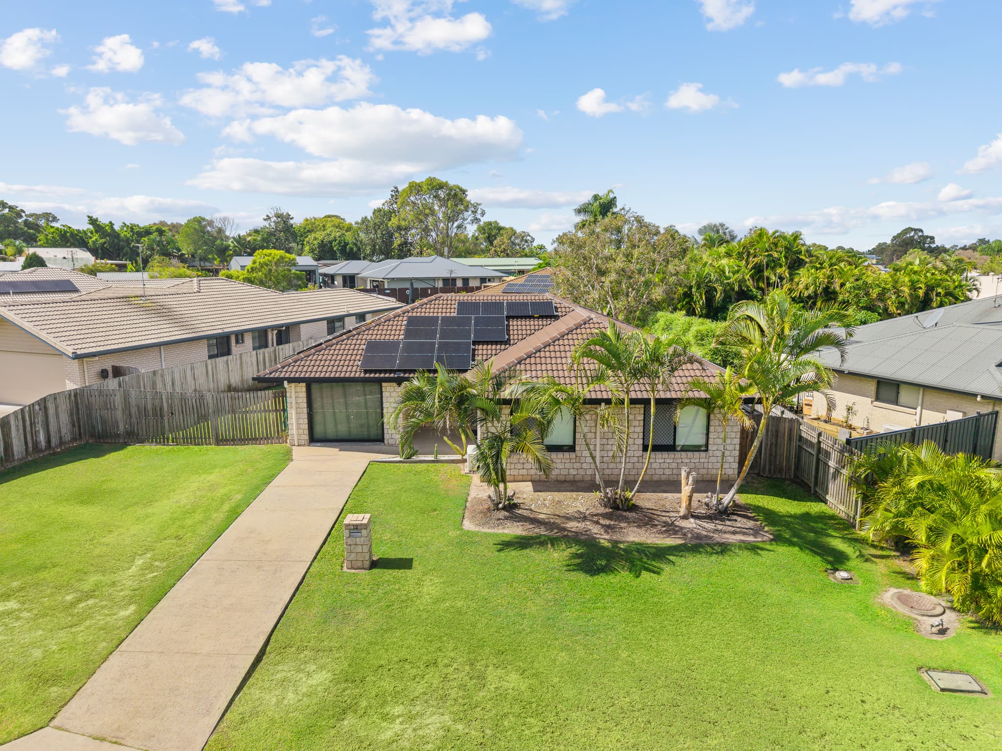 12 Ladbroke Crescent, Urangan — photo 1 of 5