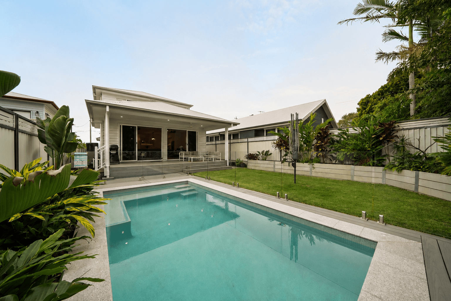 237 Oxley Avenue, Margate — photo 1 of 6