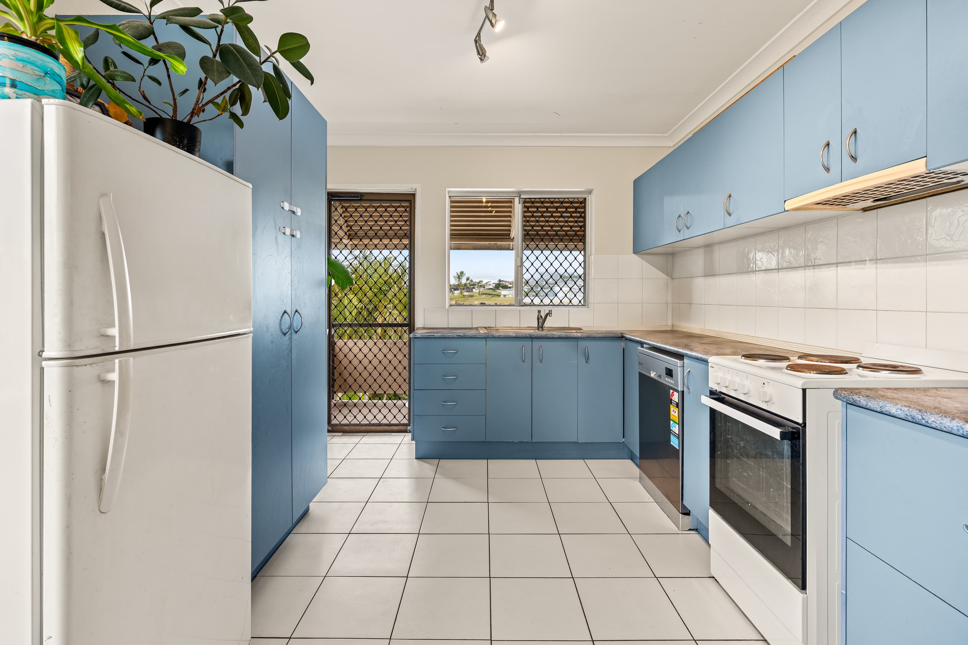 6/6 Mclay Street, Coorparoo — photo 2 of 5