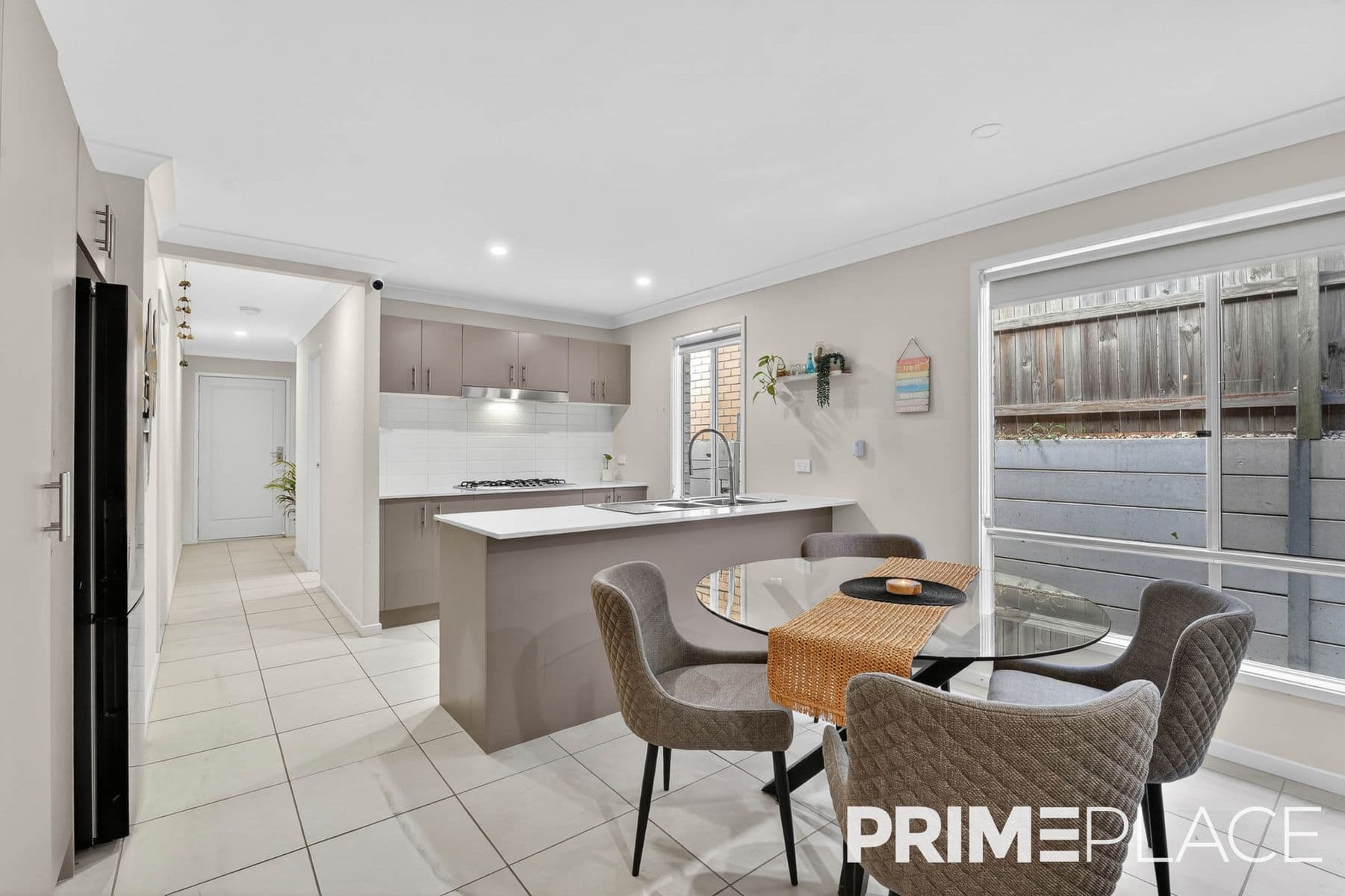 16 Ivanhoe Street, Spring Mountain — photo 4 of 5