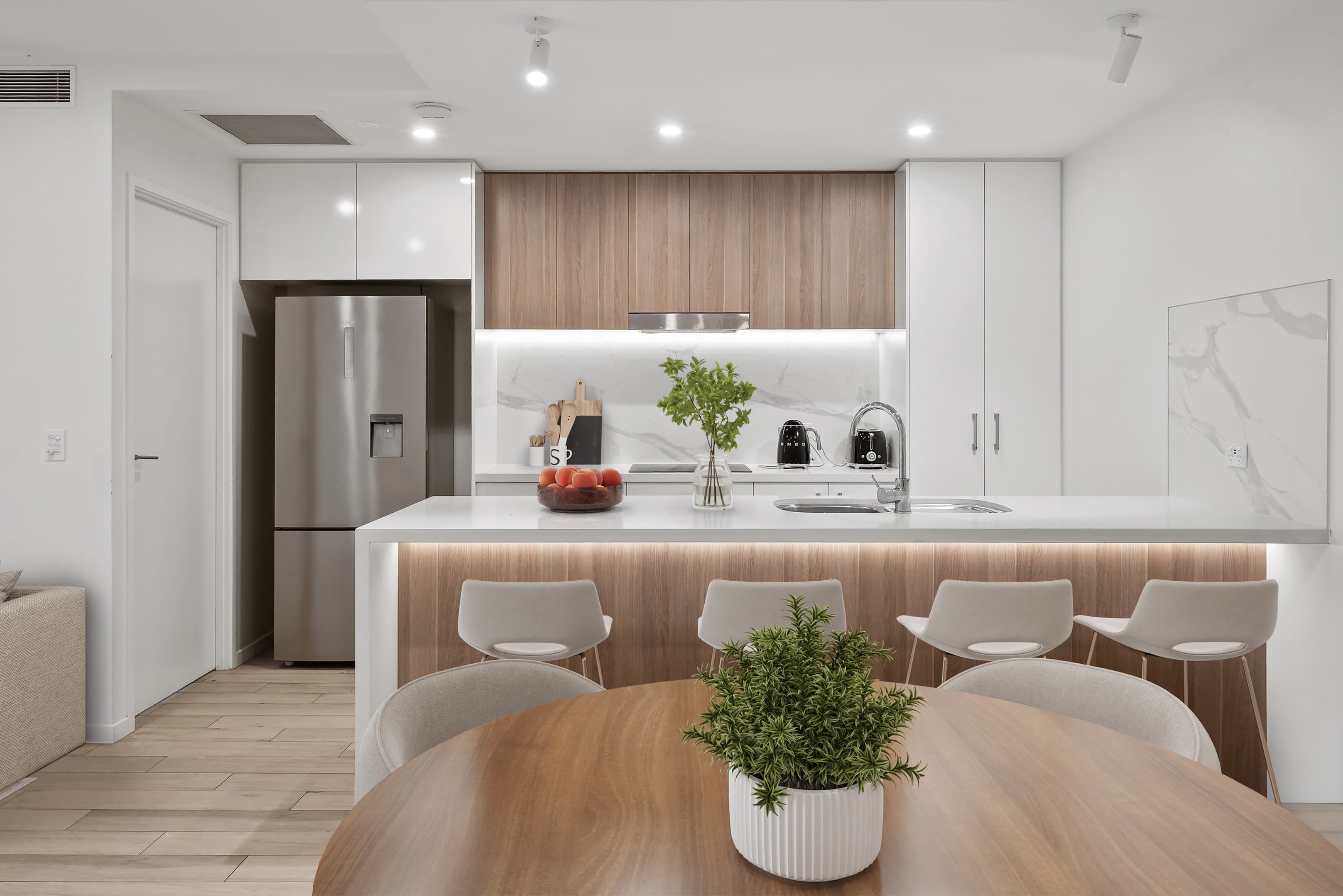 2204/1 Stuartholme Road, Bardon — photo 1 of 5