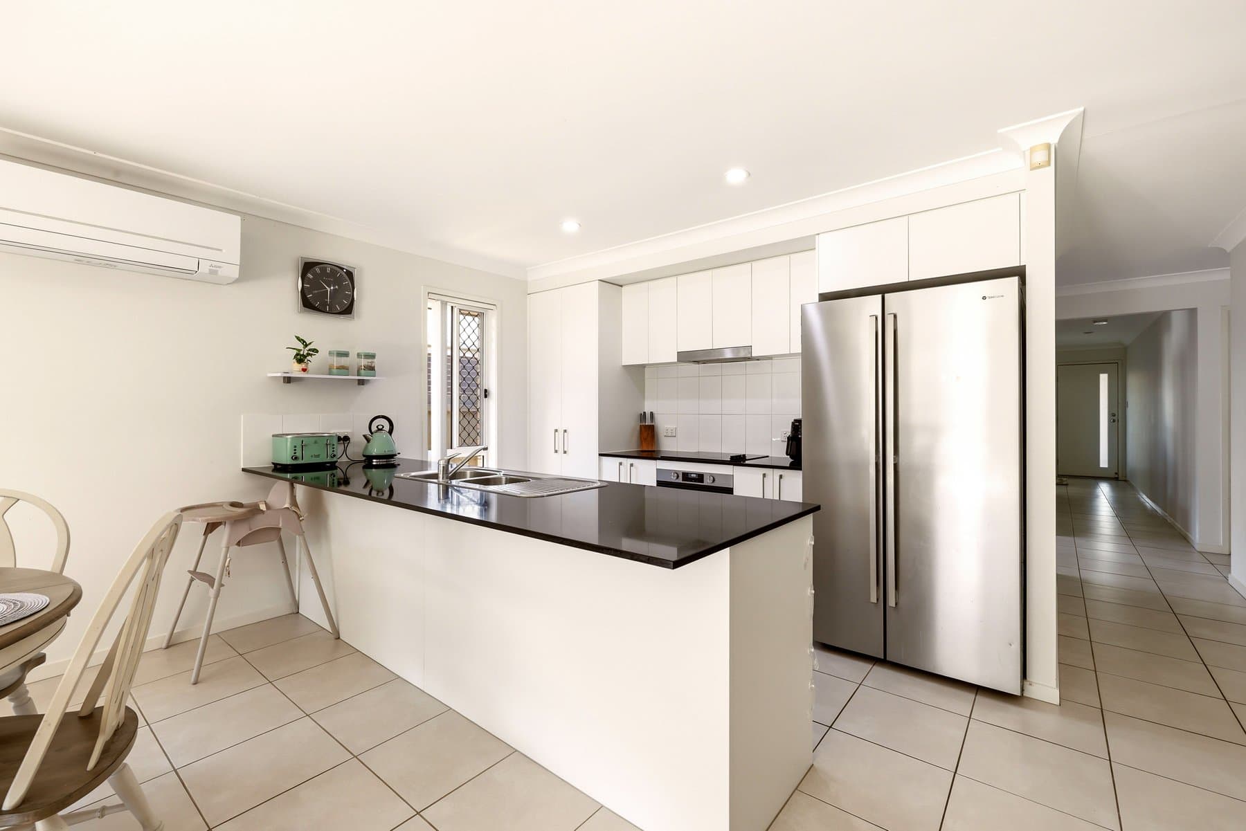 5 Clancy Court, Rothwell — photo 3 of 9