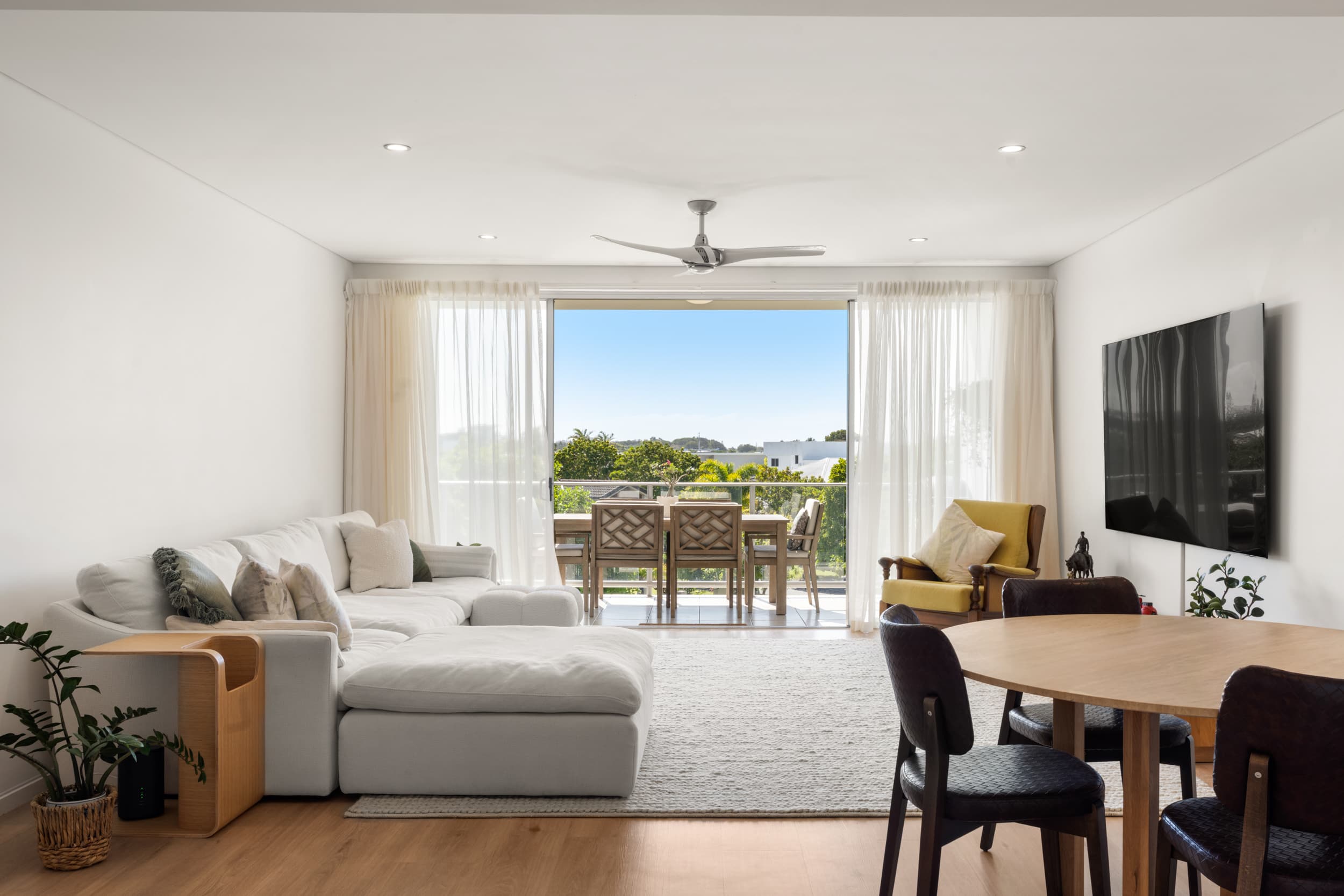 74/7 Grand Parade, Parrearra — photo 1 of 5