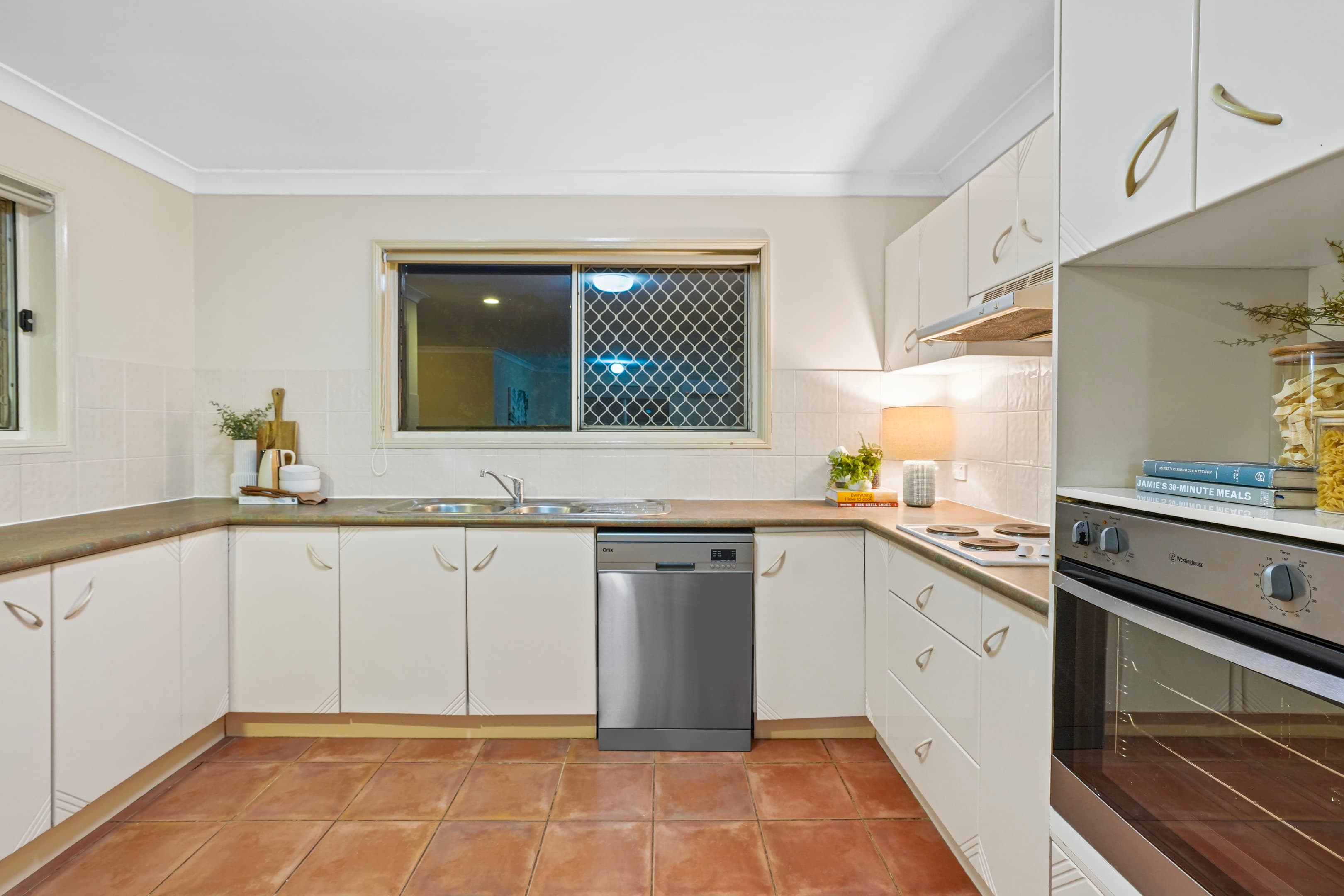 3 Glen Court, Kenmore — photo 3 of 15