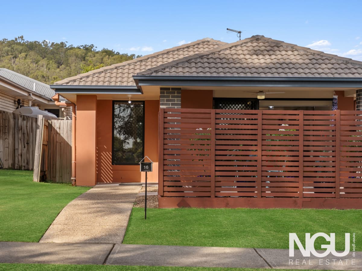 16 Glorious Promenade, Redbank Plains — photo 2 of 5