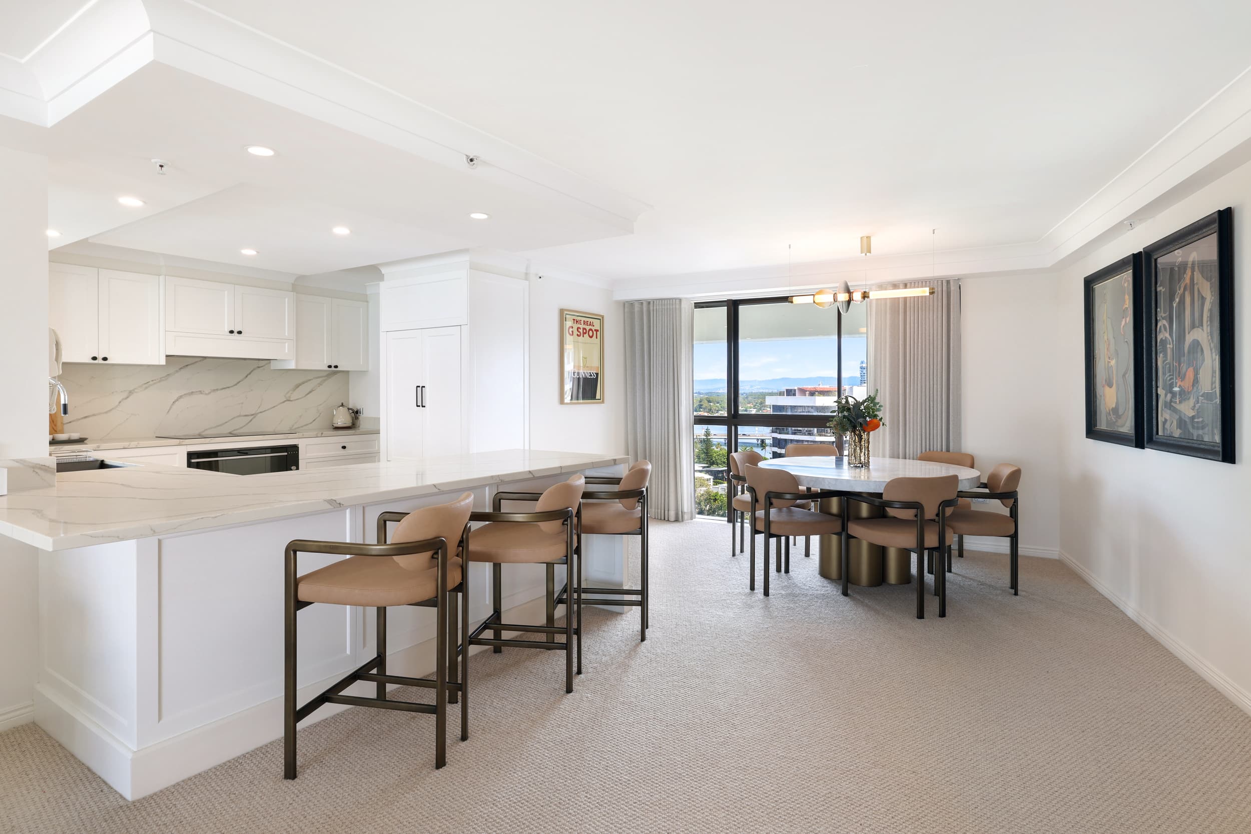64/3 Cunningham Avenue, Main Beach — photo 4 of 5