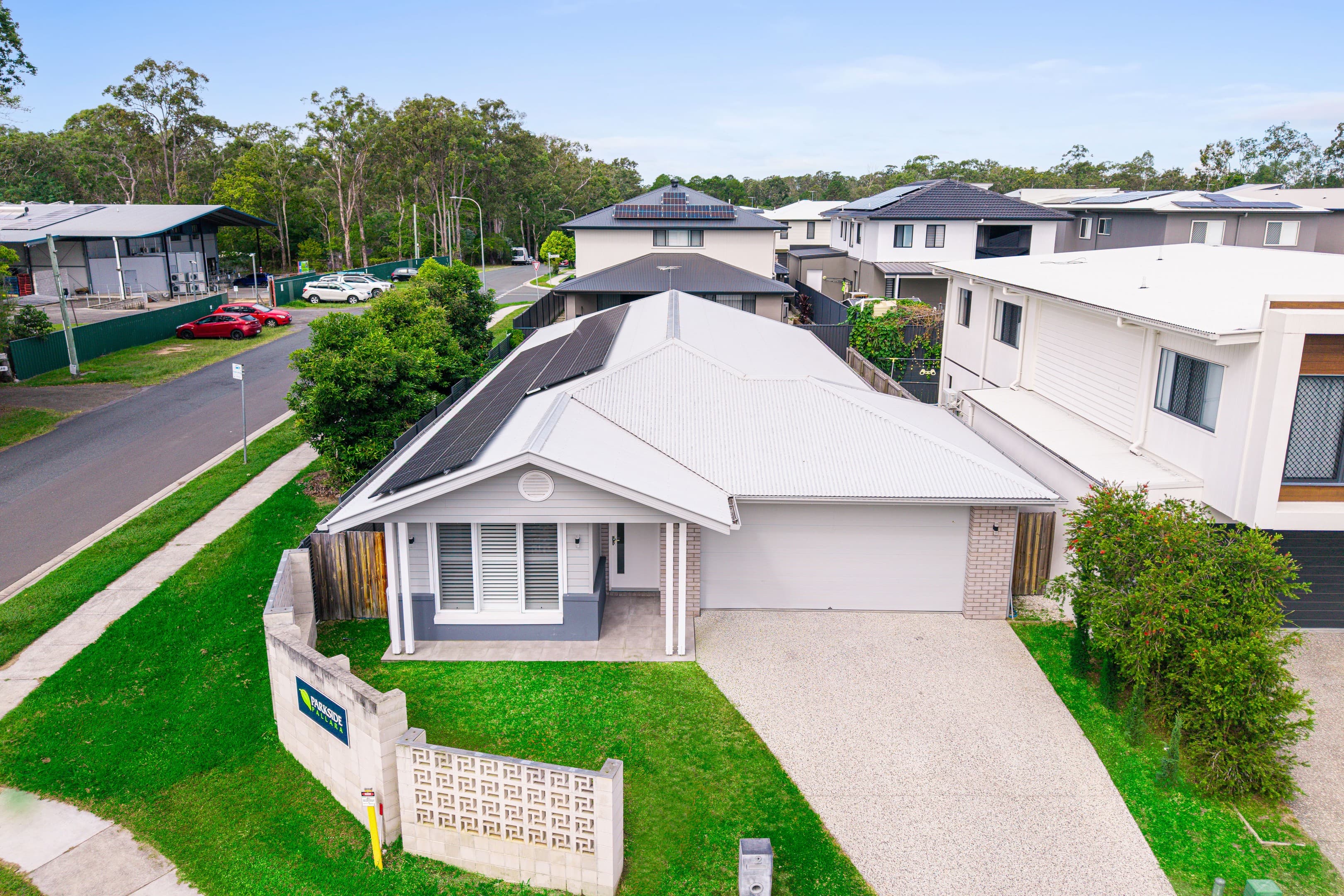 2 Bellerive Street, Pallara — photo 1 of 5