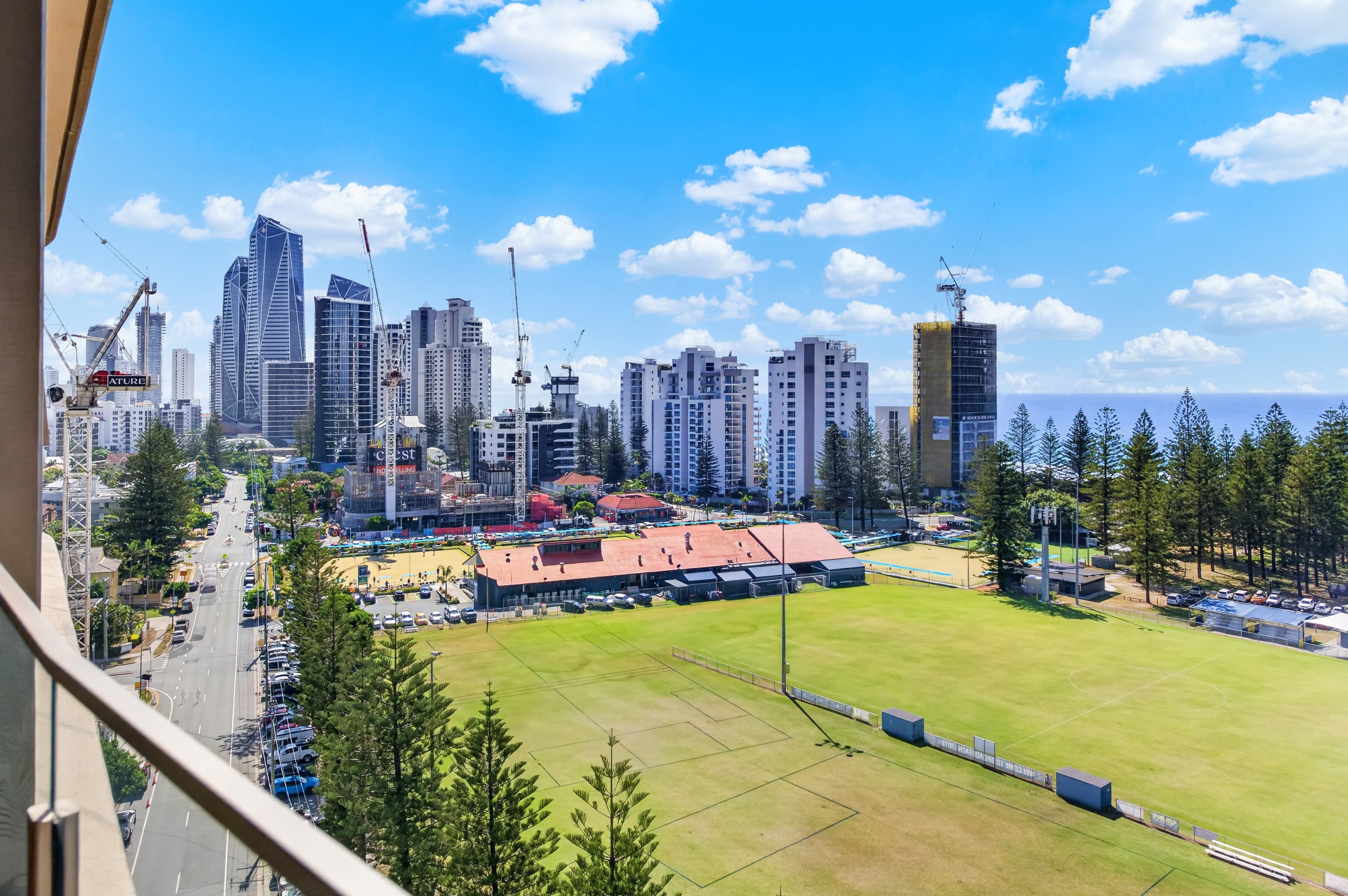 1103/146 Surf Parade, Broadbeach — photo 4 of 5