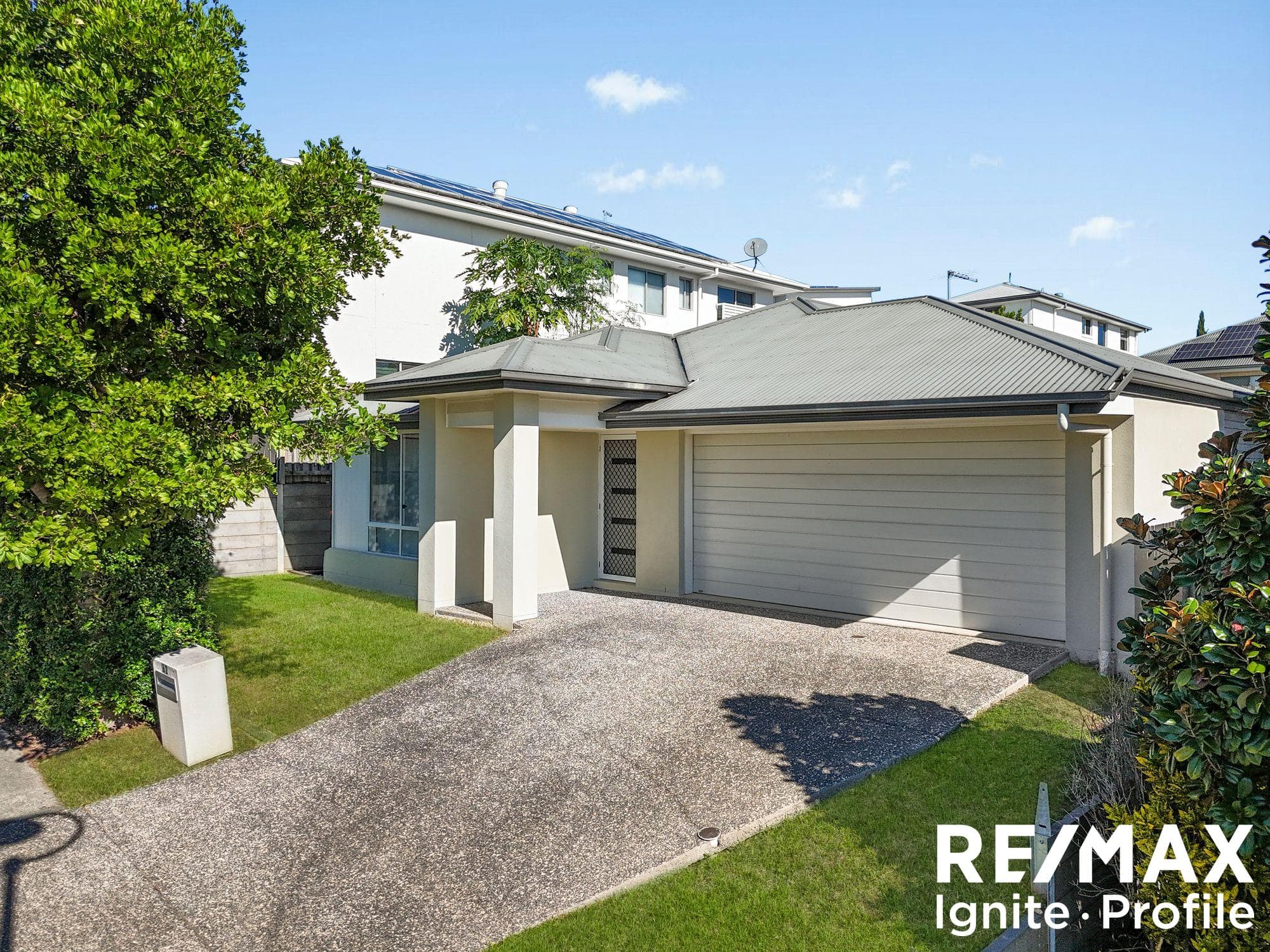 62 Canopus Street, Bridgeman Downs — photo 1 of 5