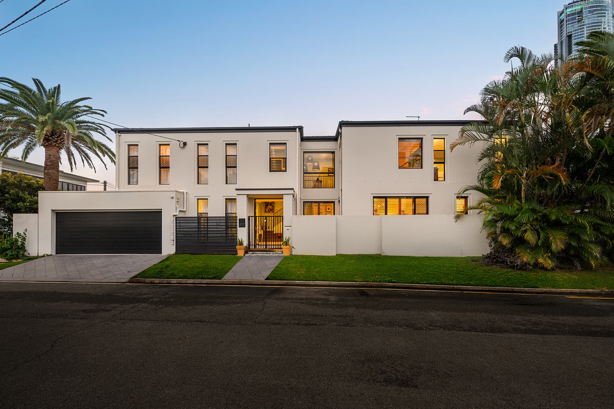 39B Paradise Island, Surfers Paradise — photo 1 of 5
