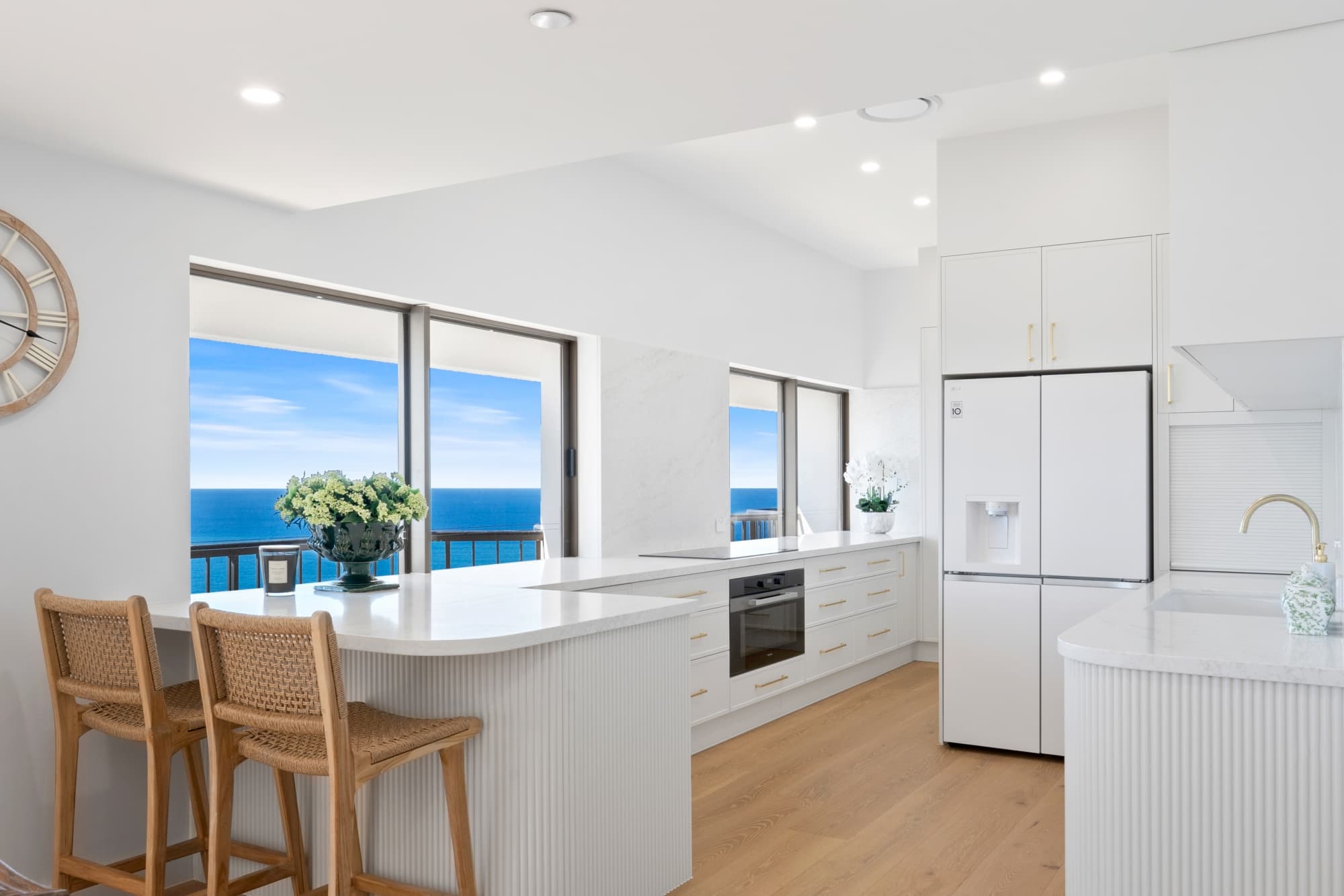181/8 Admiralty Drive, Surfers Paradise — photo 4 of 5