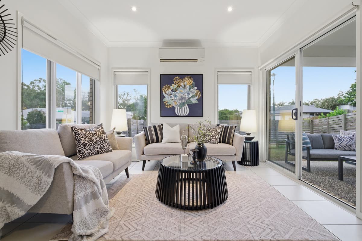 2 Hirono Close, Leichhardt — photo 1 of 5