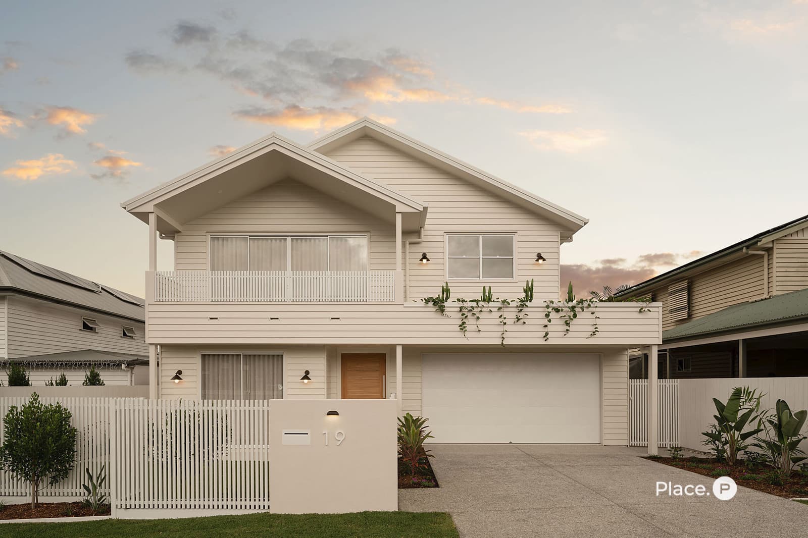 19 Vaucluse Street, Wavell Heights — photo 1 of 5