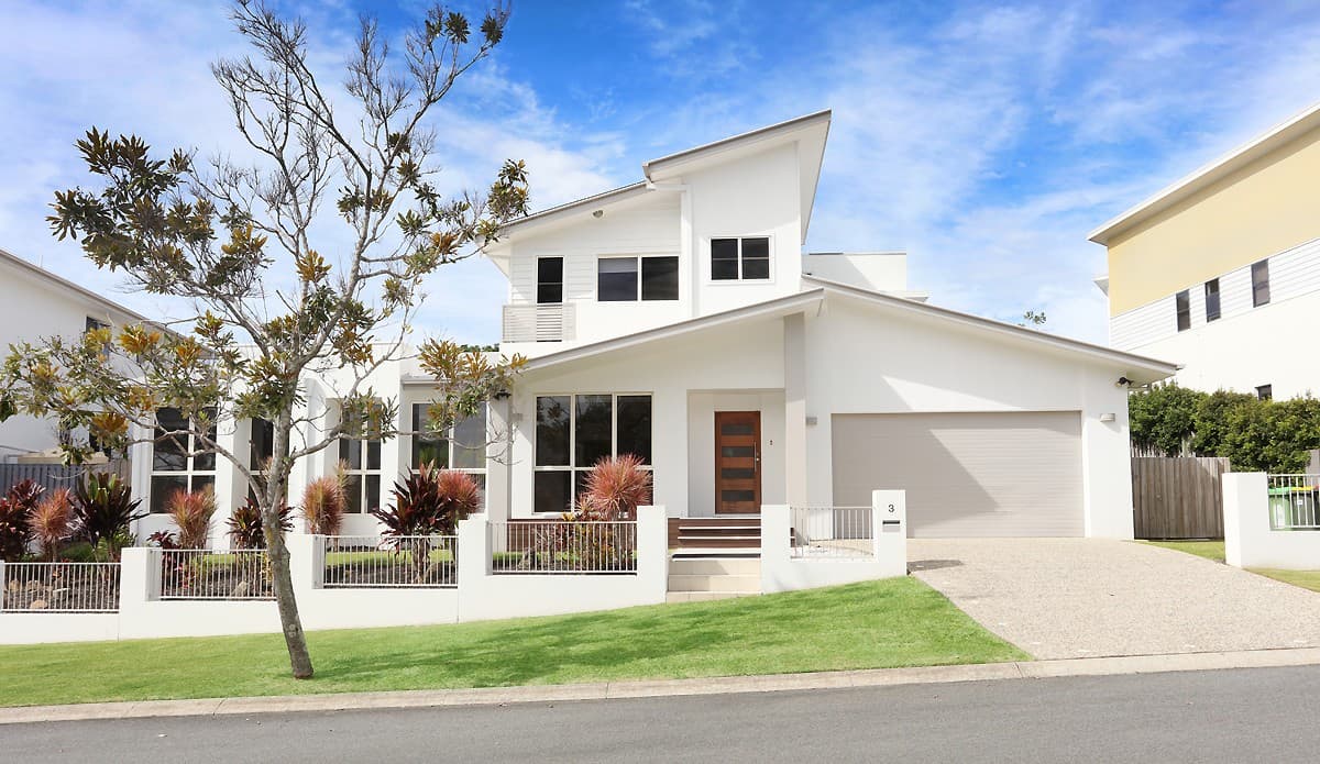 3 Port Peyra Crescent, Varsity Lakes — photo 1 of 5