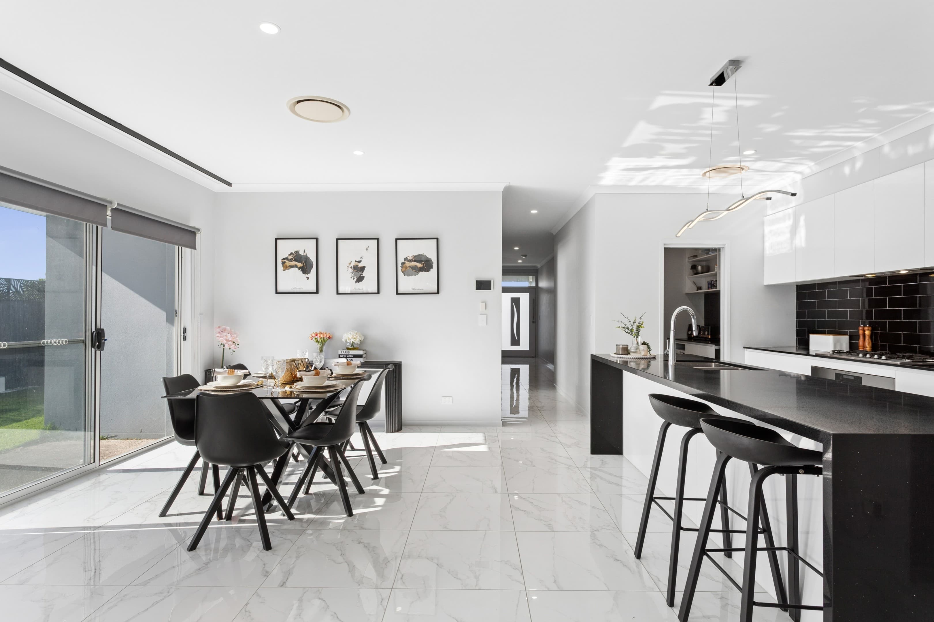 4 Mayfair Crescent, Baringa — photo 1 of 5