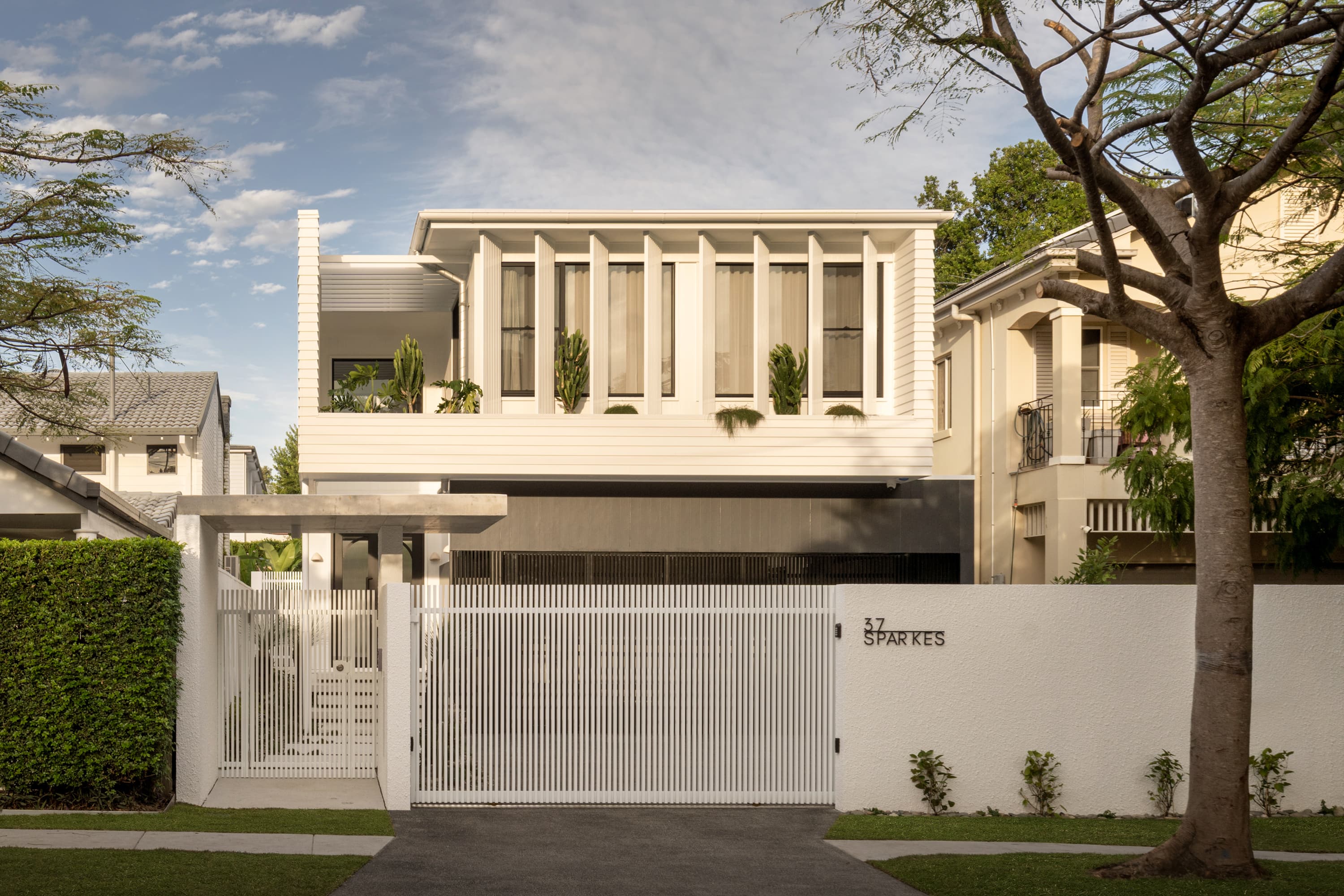 37 Sparkes Avenue, Hamilton — photo 1 of 5