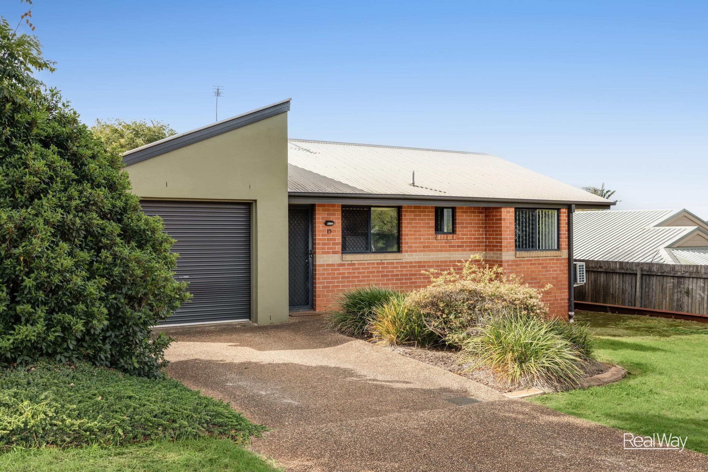 15/15 Donna Court, Kearneys Spring — photo 1 of 5