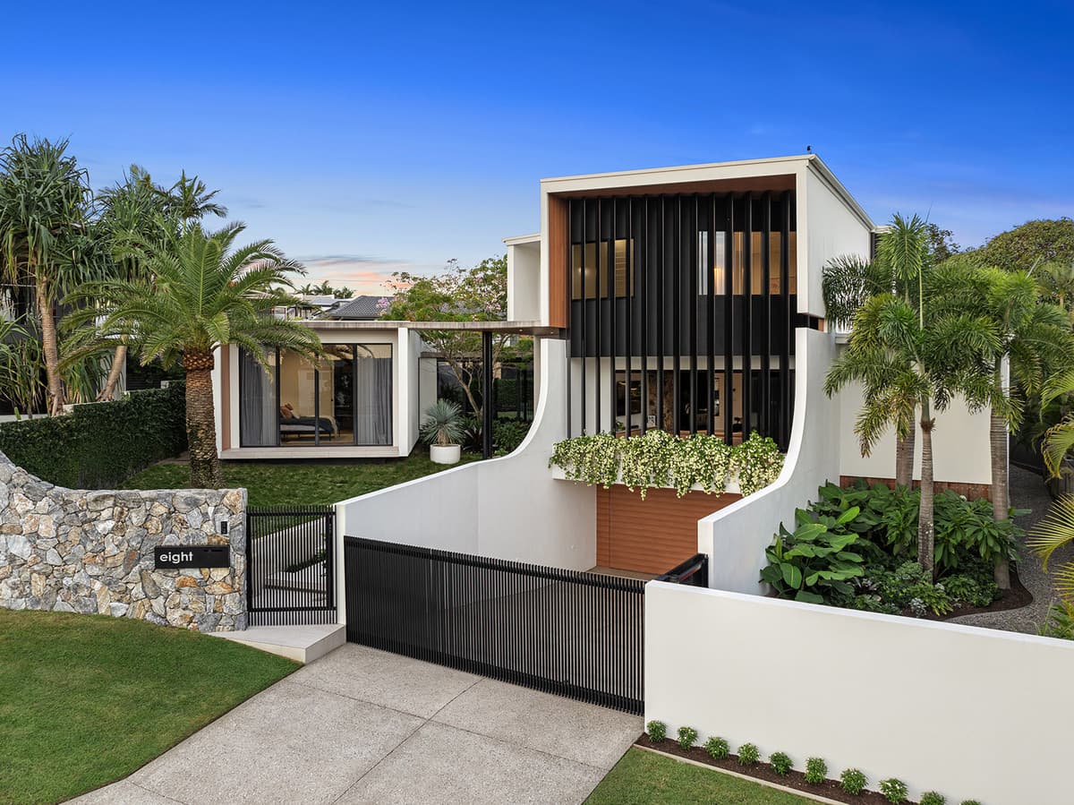 8 Warrina Court, Mooloolaba — photo 1 of 5