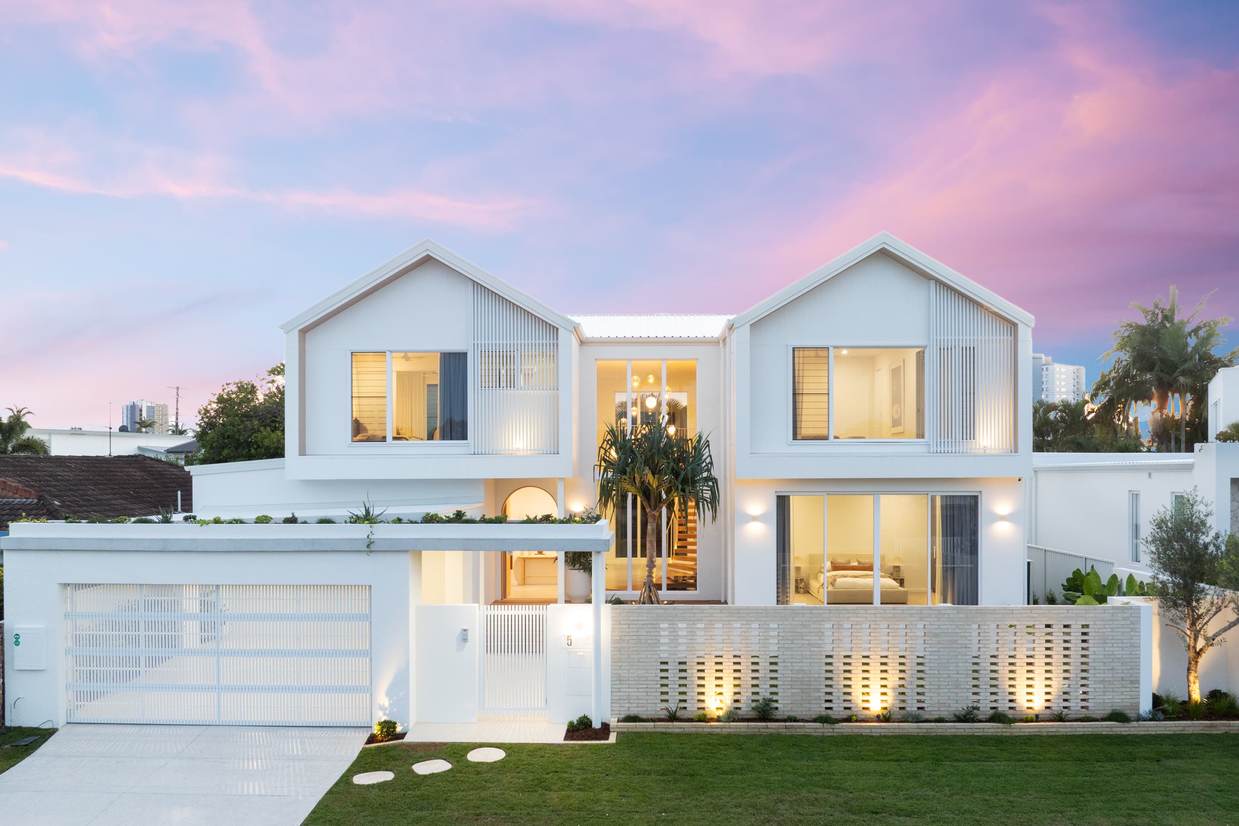 5 Comet Court, Burleigh Waters — photo 1 of 5