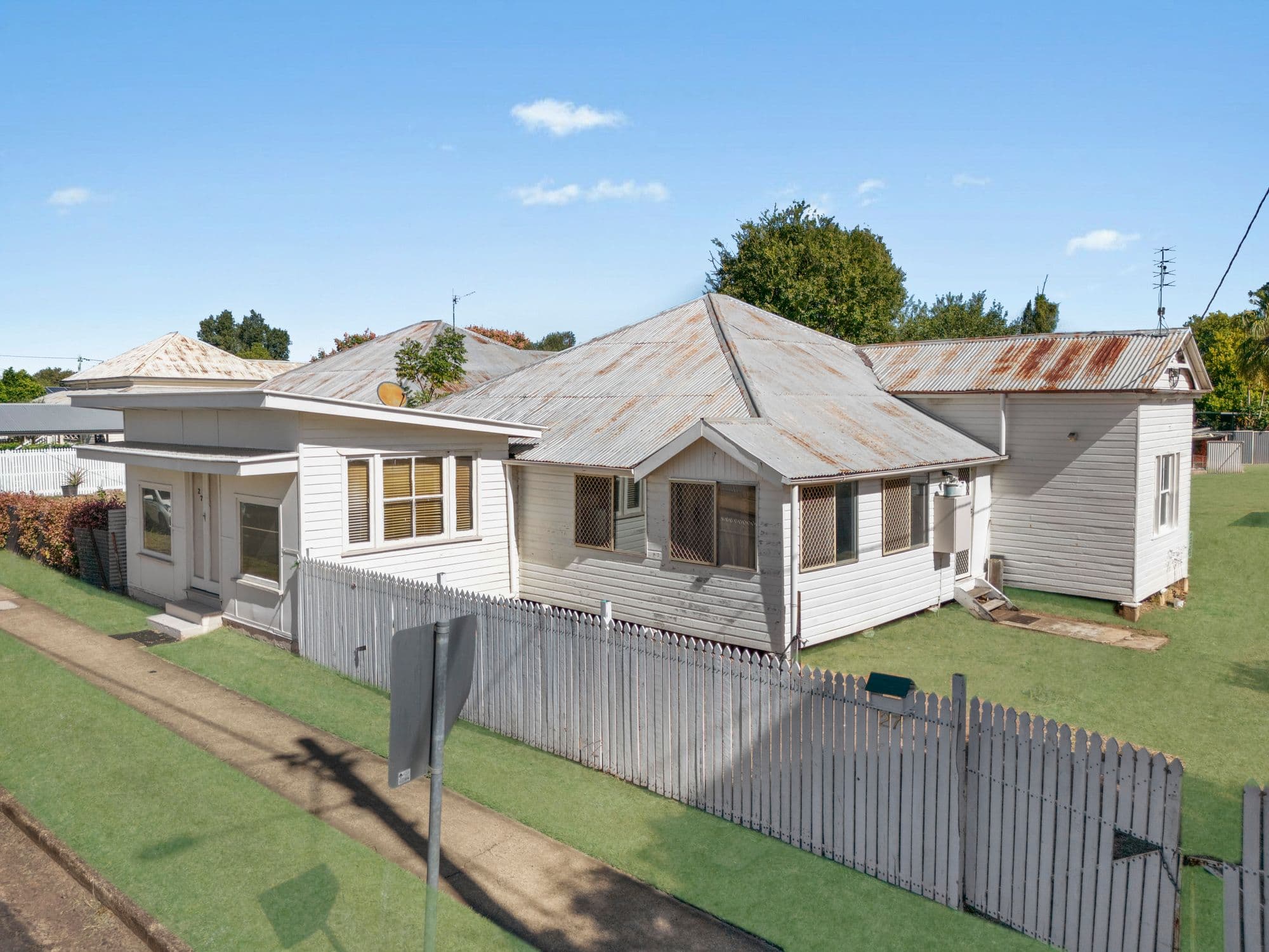 27 Victoria Street, Forest Hill — photo 1 of 5