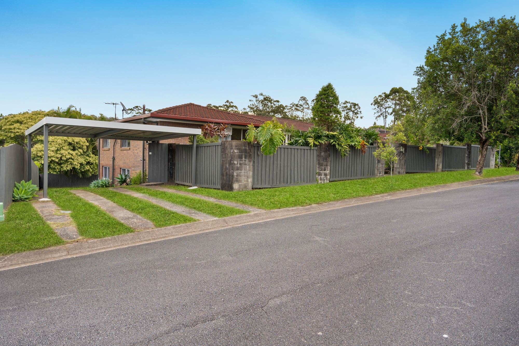 24 Tonlegee Street, Ferny Grove — photo 1 of 5