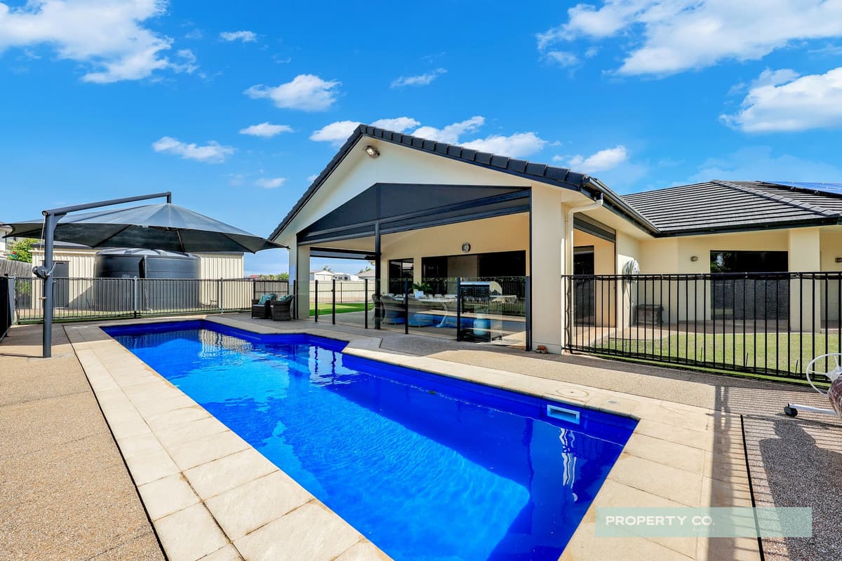 4 Janet Court, Coral Cove — photo 1 of 5
