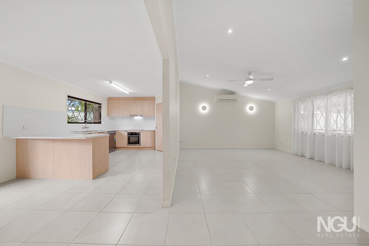 8 Woodview Street, Browns Plains — photo 1 of 18