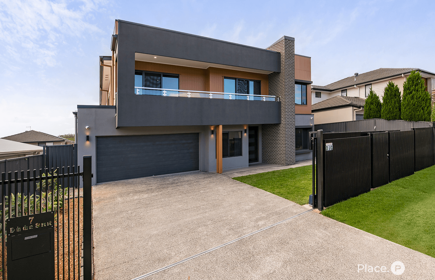 7 Echidna Street, Karawatha — photo 1 of 5