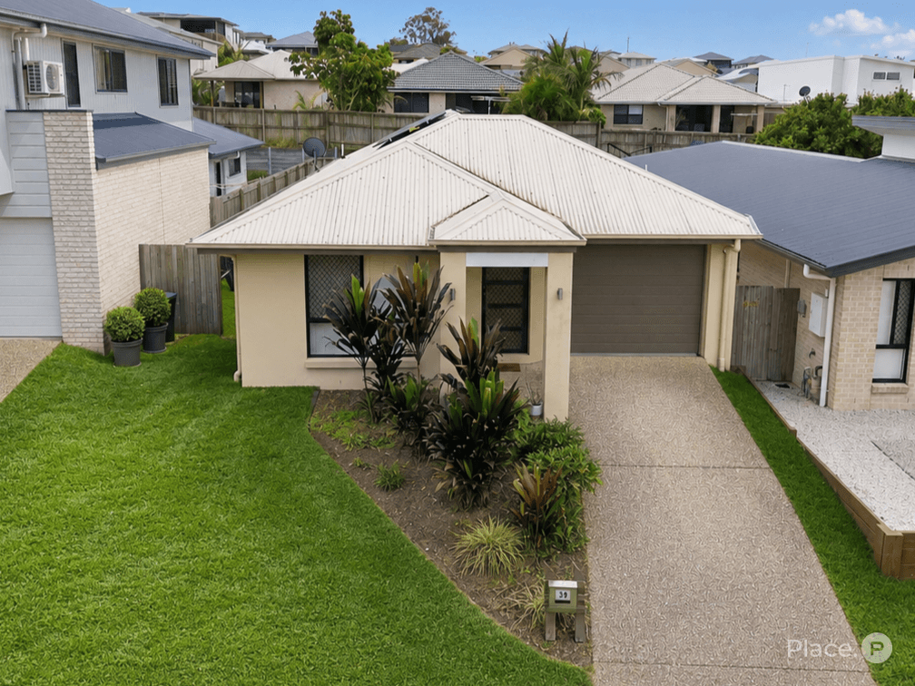 39 Elizabeth Road, Griffin — photo 1 of 5