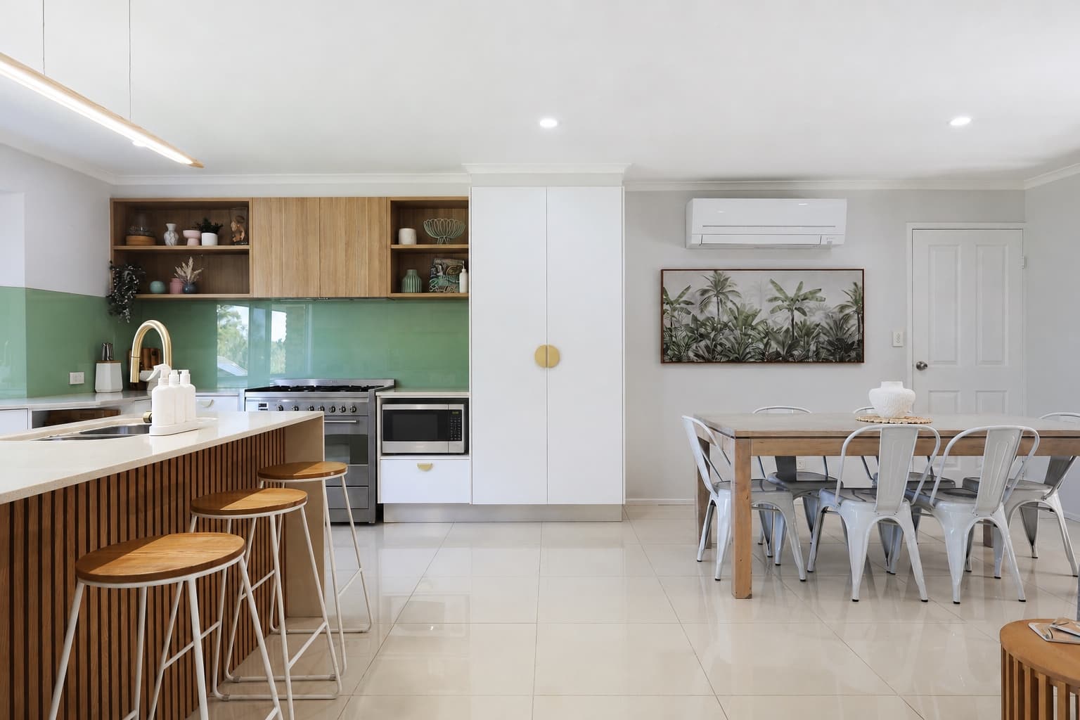 10 Chatswood Court, Robina — photo 1 of 5