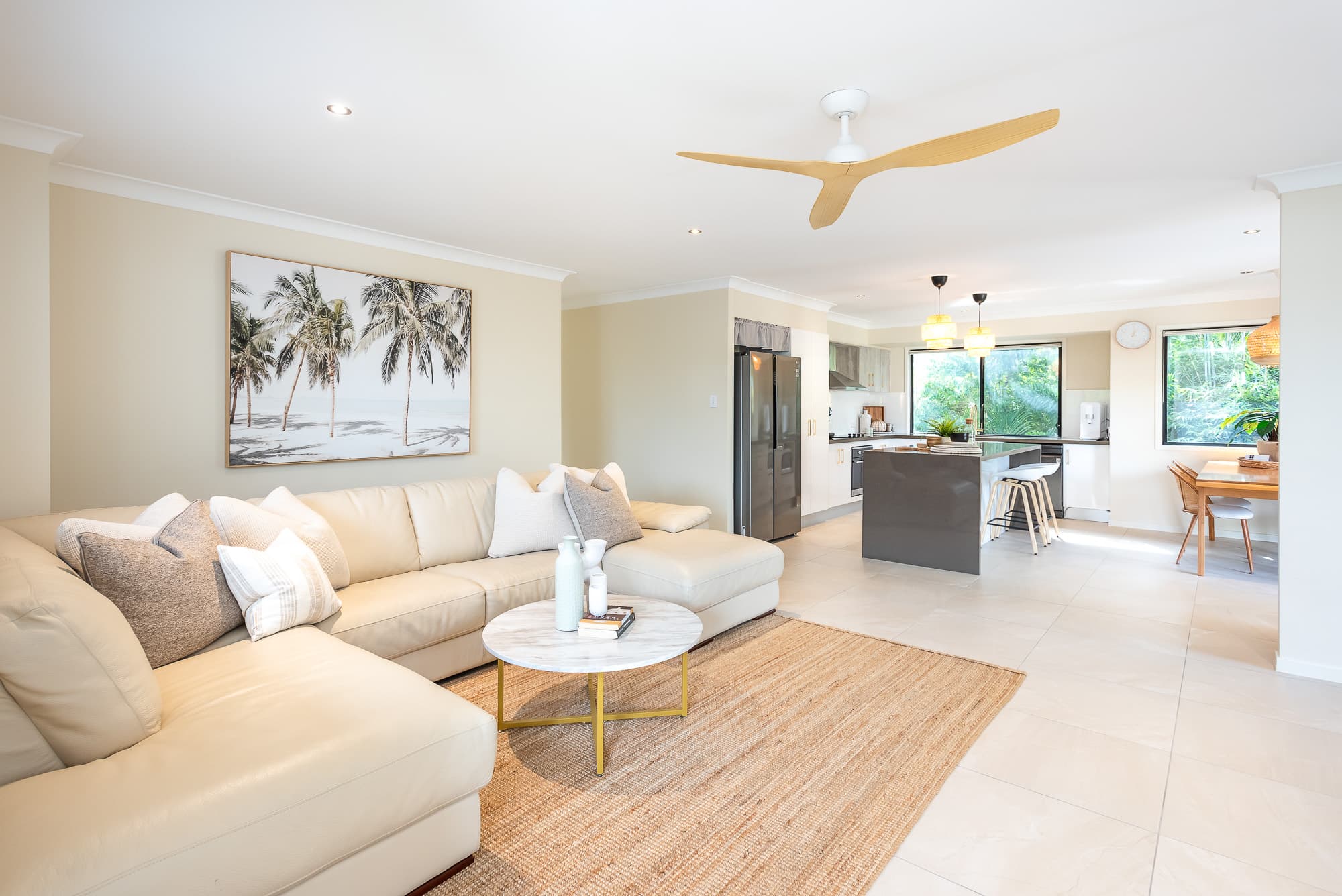 2/4 Harvil Road, Molendinar — photo 1 of 5