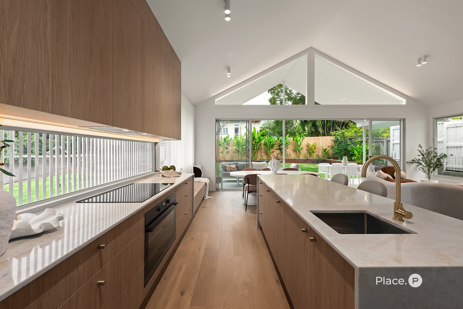 39 Halstead Street, Coorparoo — photo 1 of 5