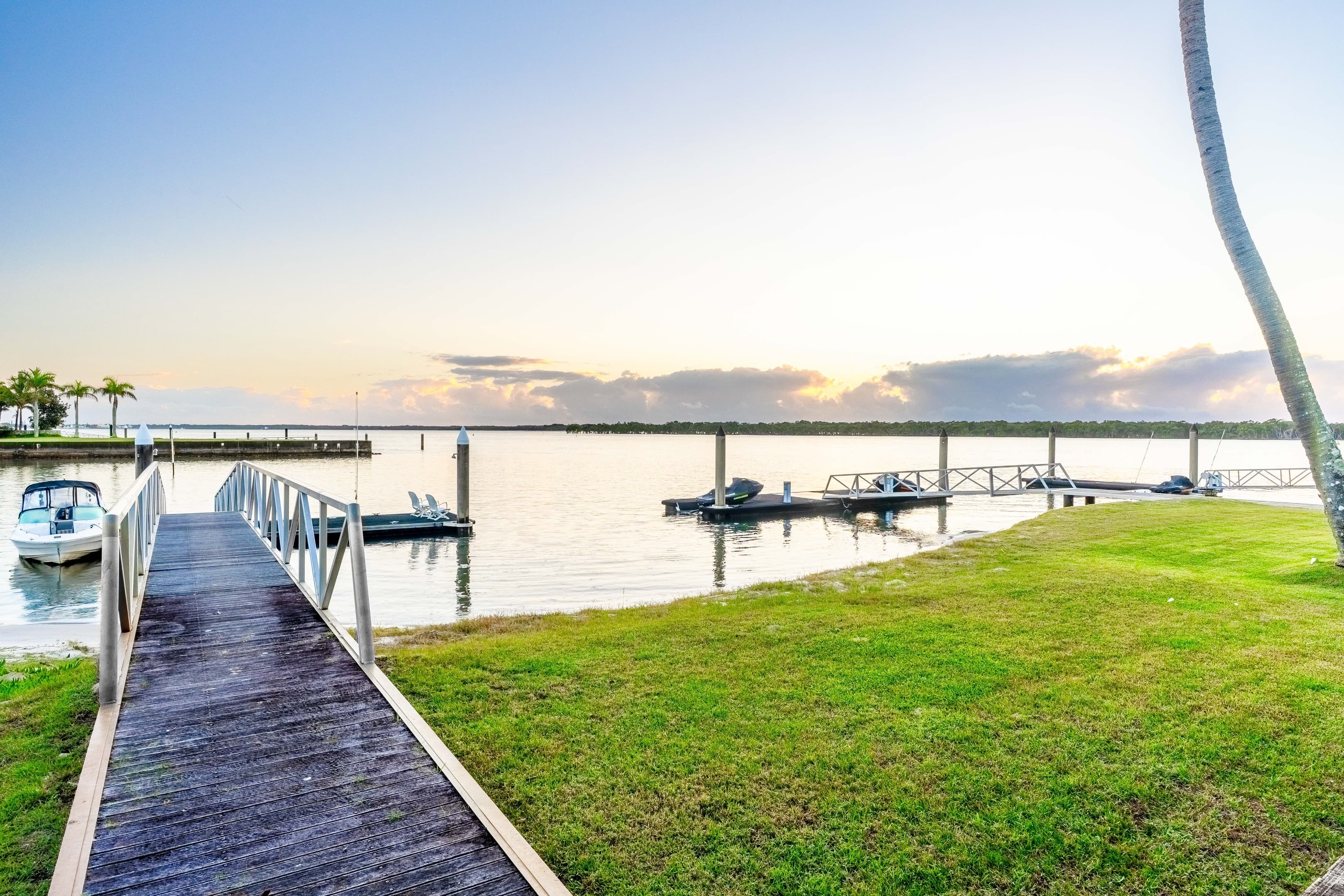 11 Howard Street, Runaway Bay — photo 1 of 5