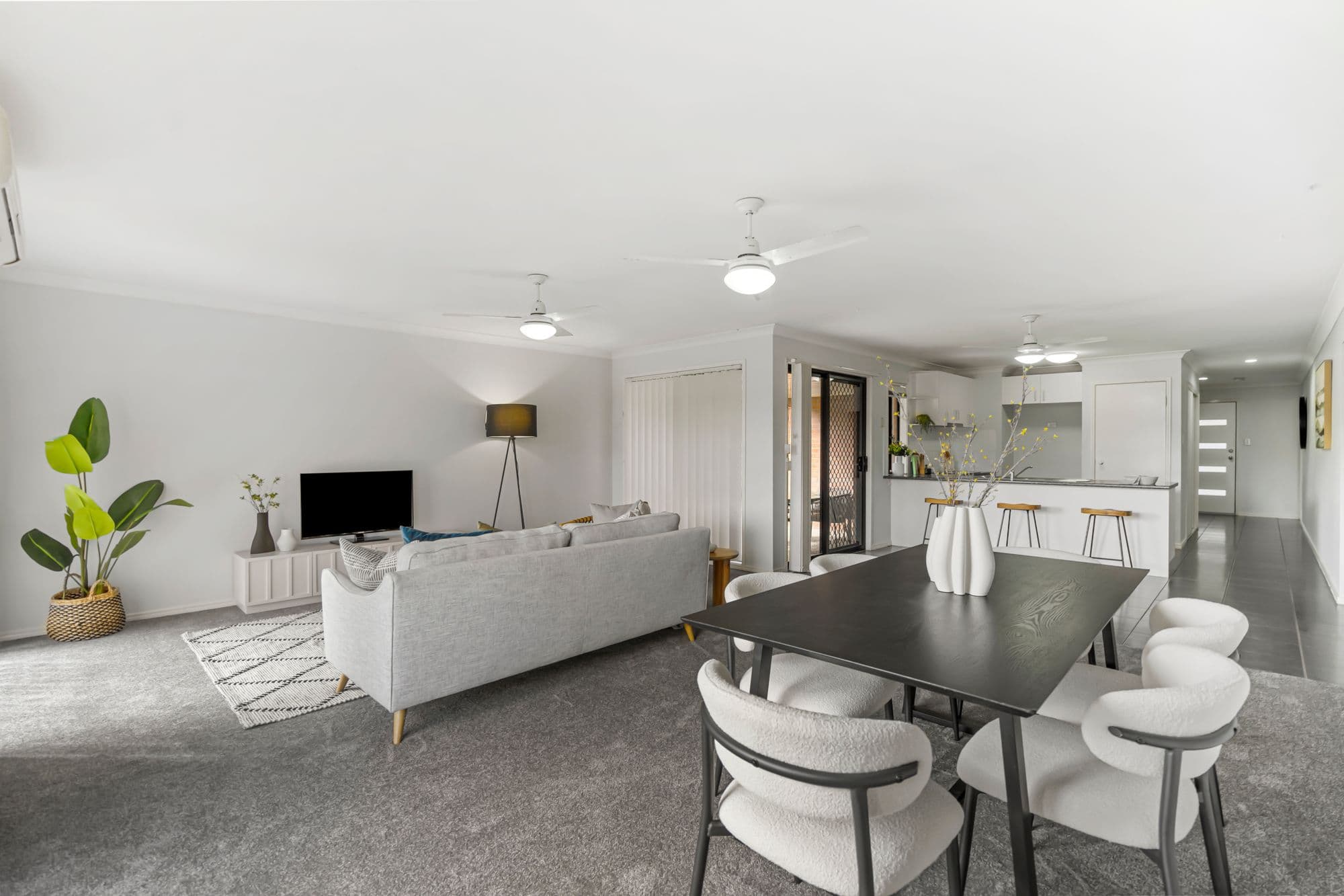 6 Camphor Court, Victoria Point — photo 1 of 5