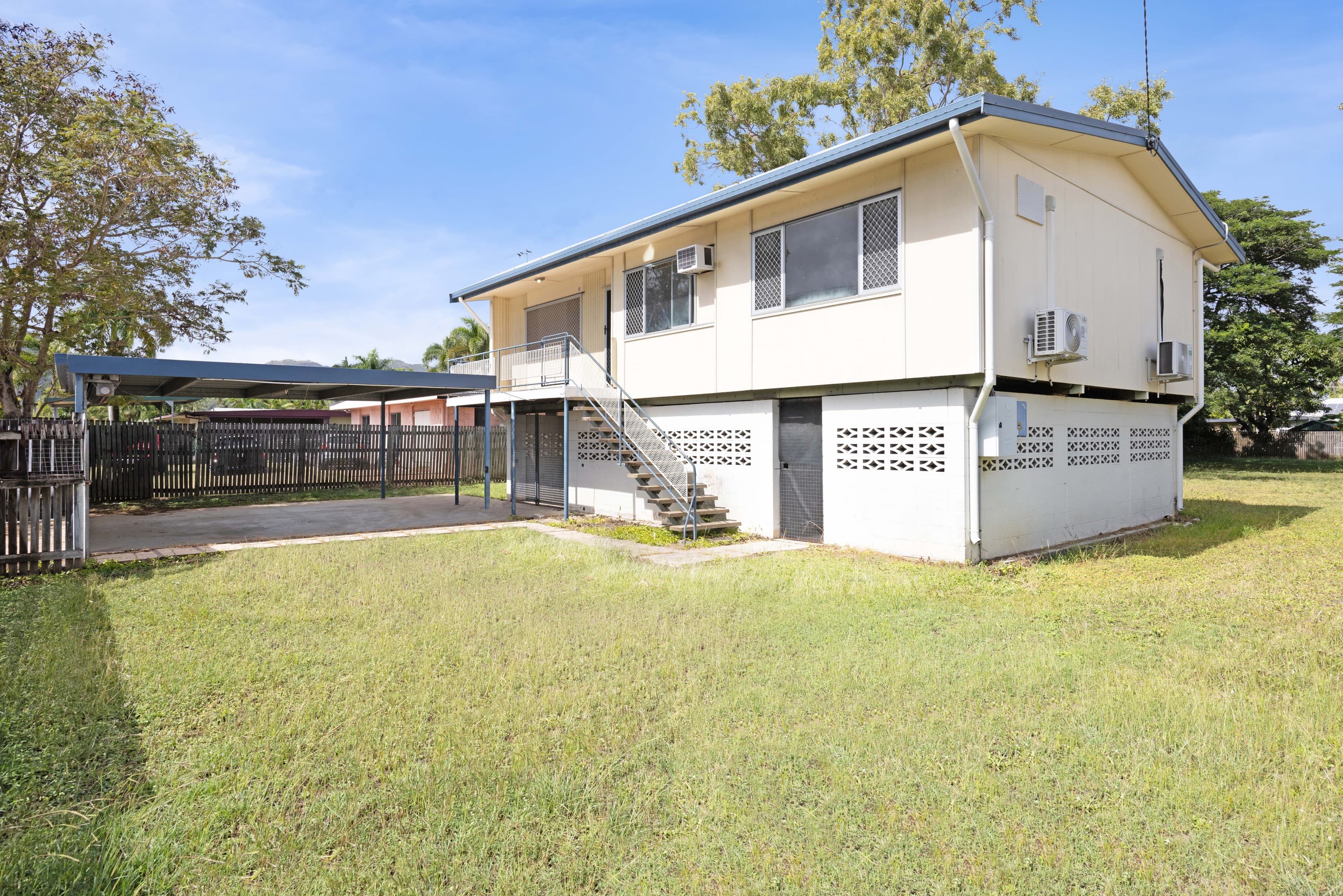 86 Gollogly Lane, Rasmussen — photo 1 of 8