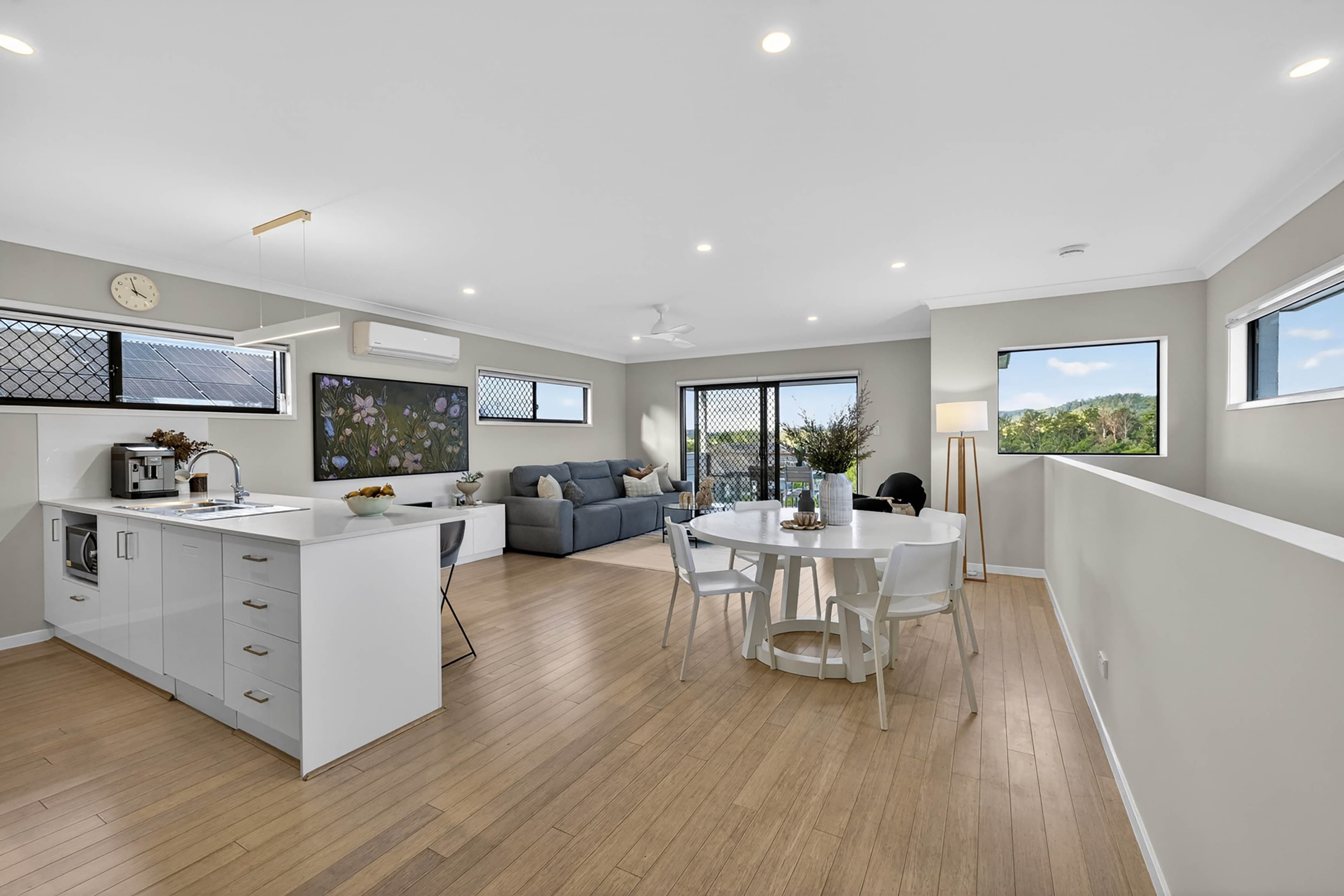 15 Panorama Place, Upper Kedron — photo 1 of 5