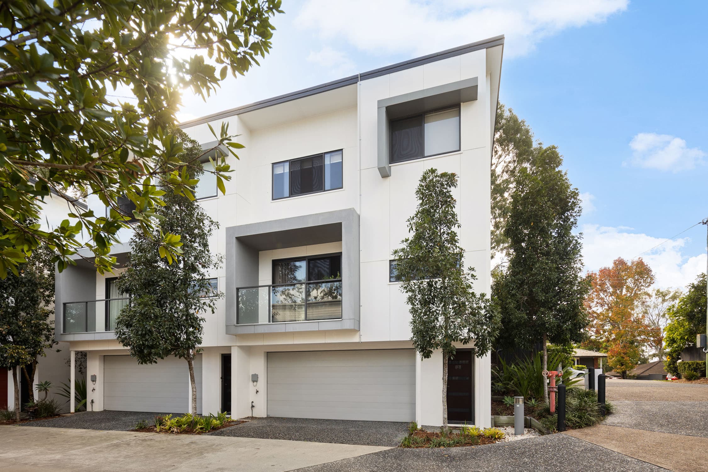 2/21 Kersley Road, Kenmore — photo 1 of 5
