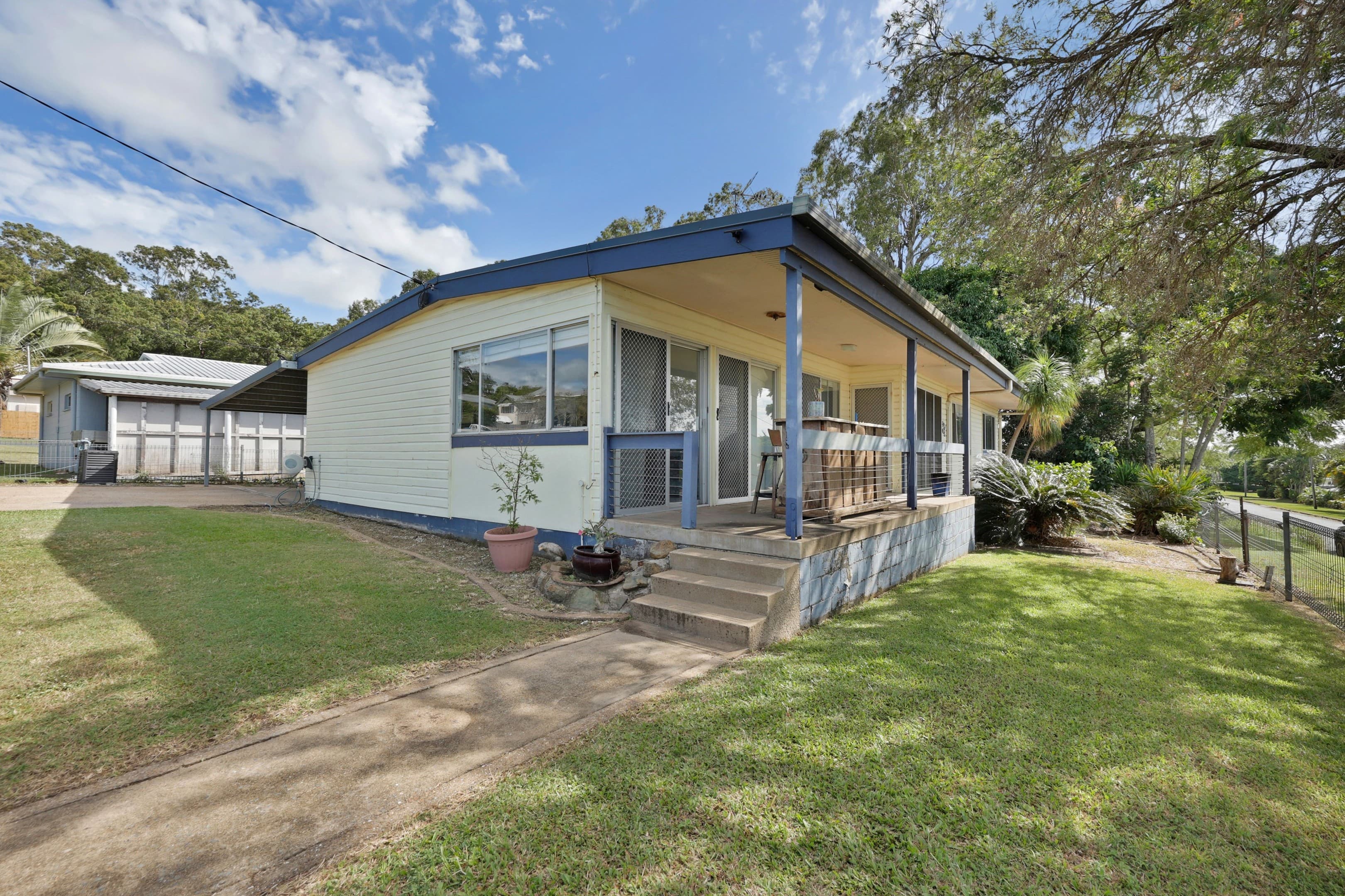 28 Leslie Street, Sarina — photo 1 of 5