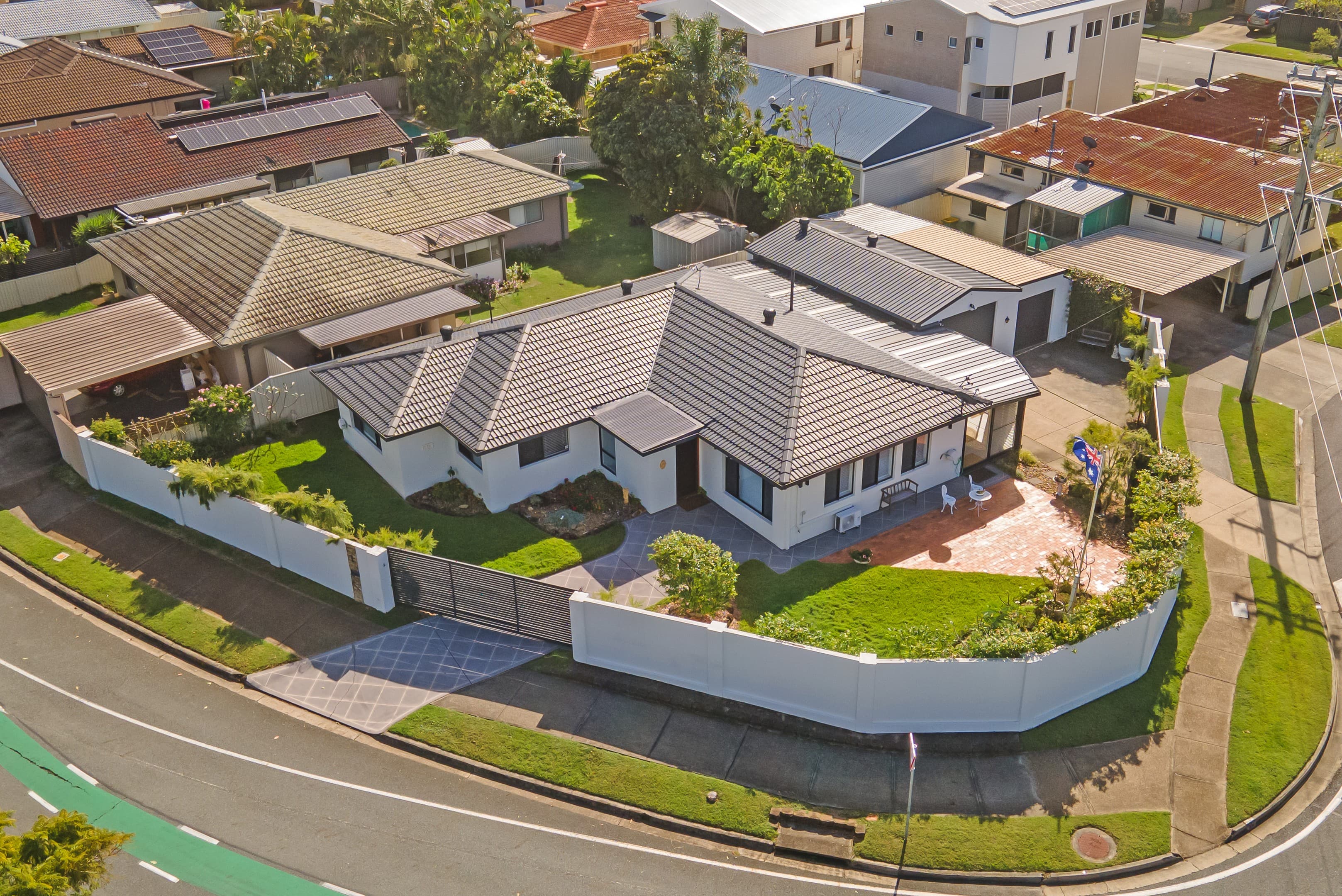1 Matthew Flinders Drive, Hollywell — photo 1 of 18