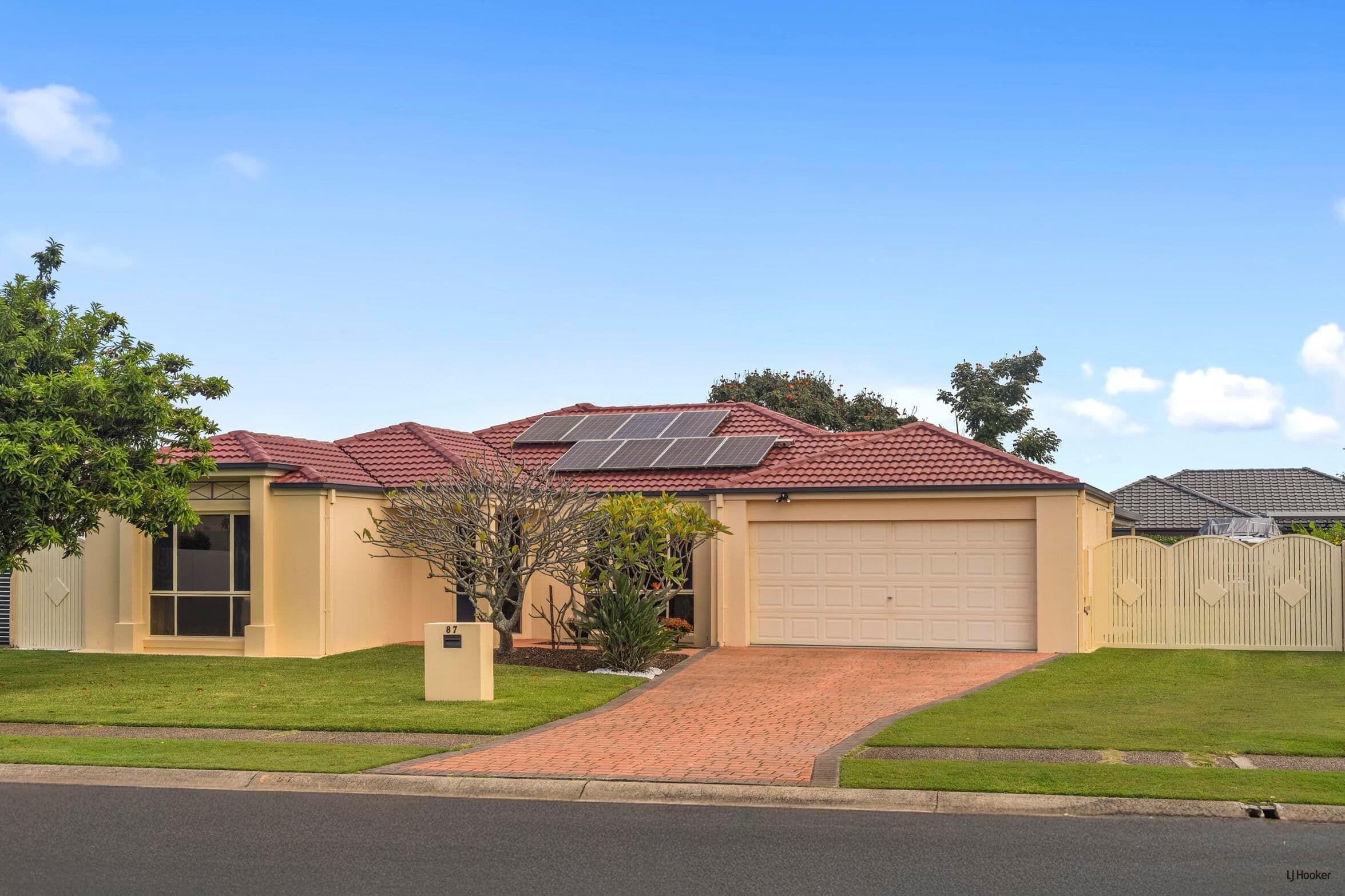 87 Dunlin Drive, Burleigh Waters — photo 1 of 5