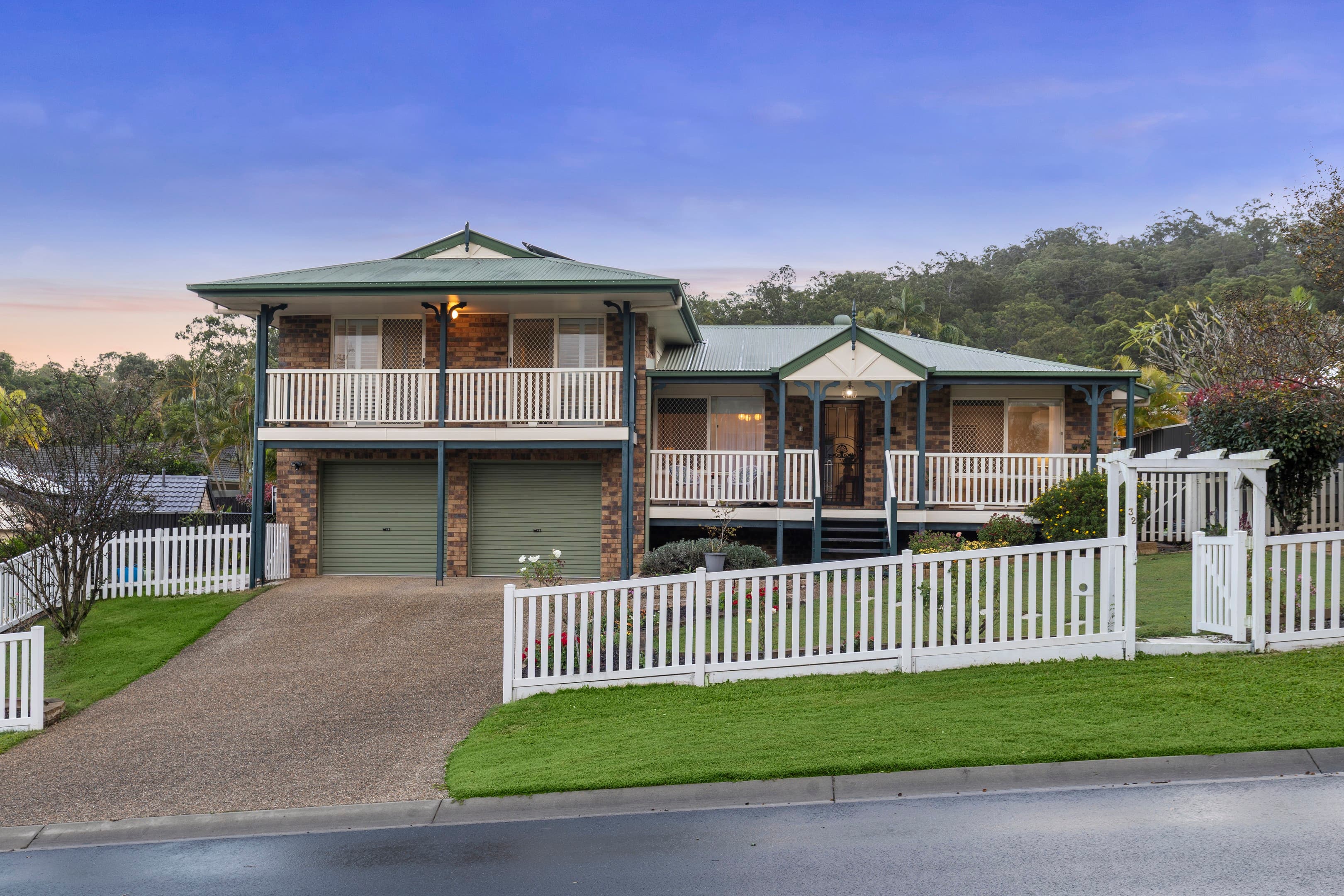 32 Greenock Place, Ferny Grove — photo 1 of 5