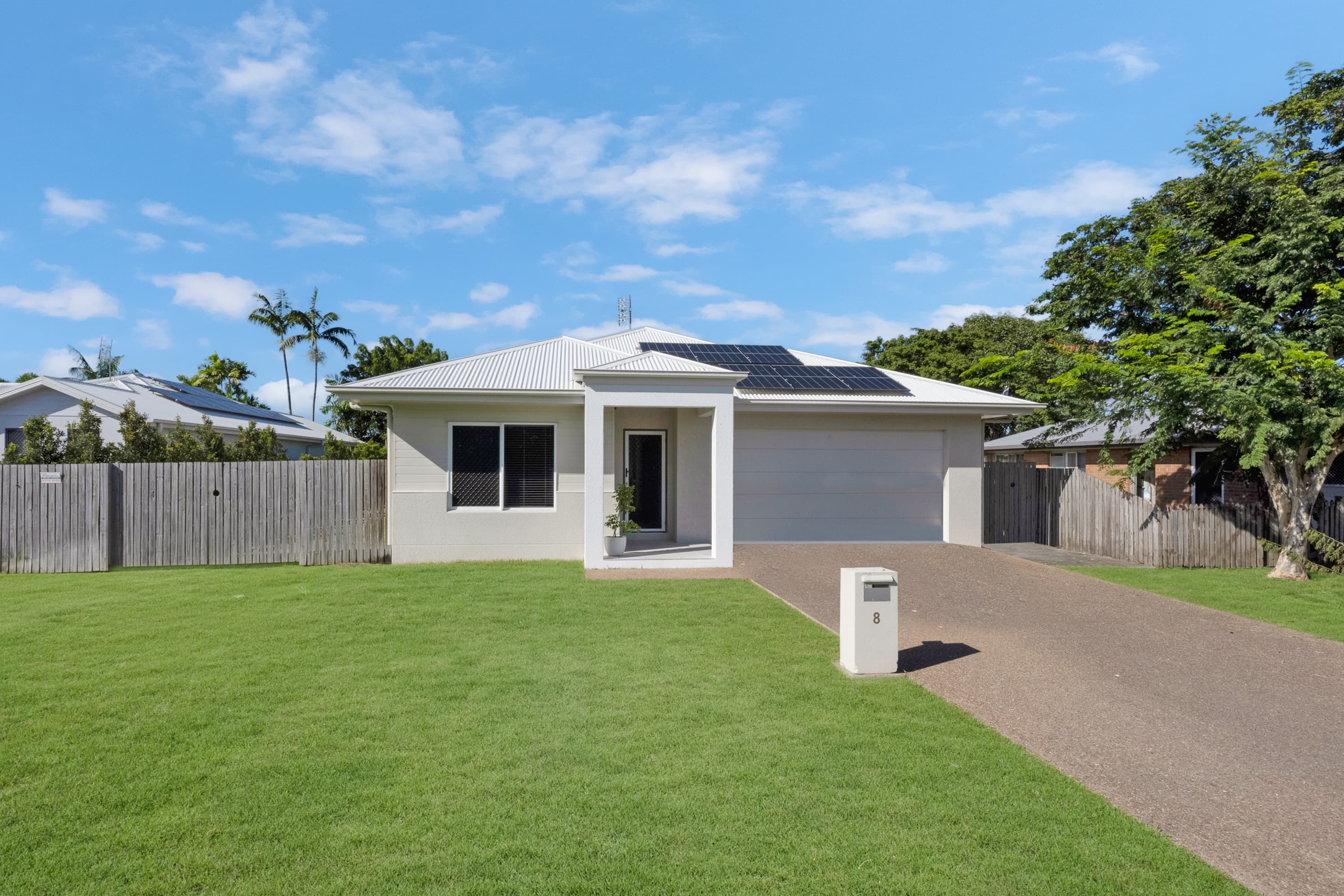 8 Loretta Court, Rasmussen — photo 1 of 5