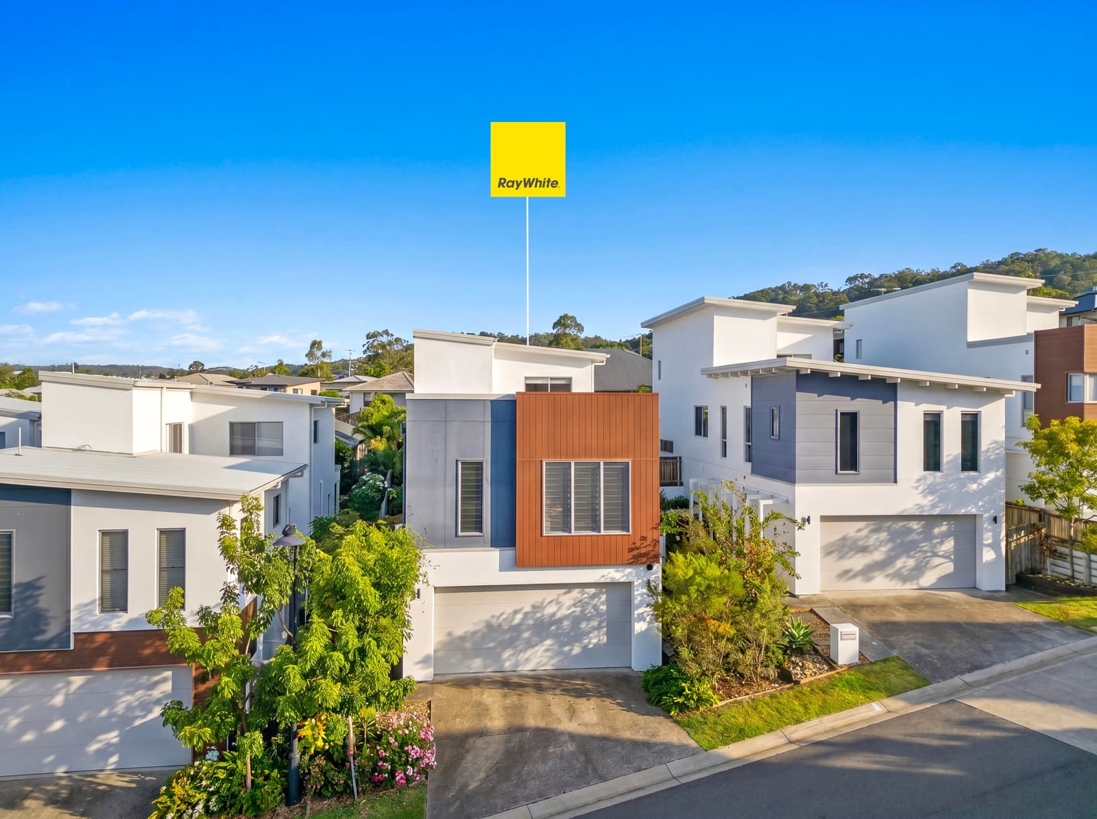 53 Stonewood Circuit, Oxenford — photo 1 of 5