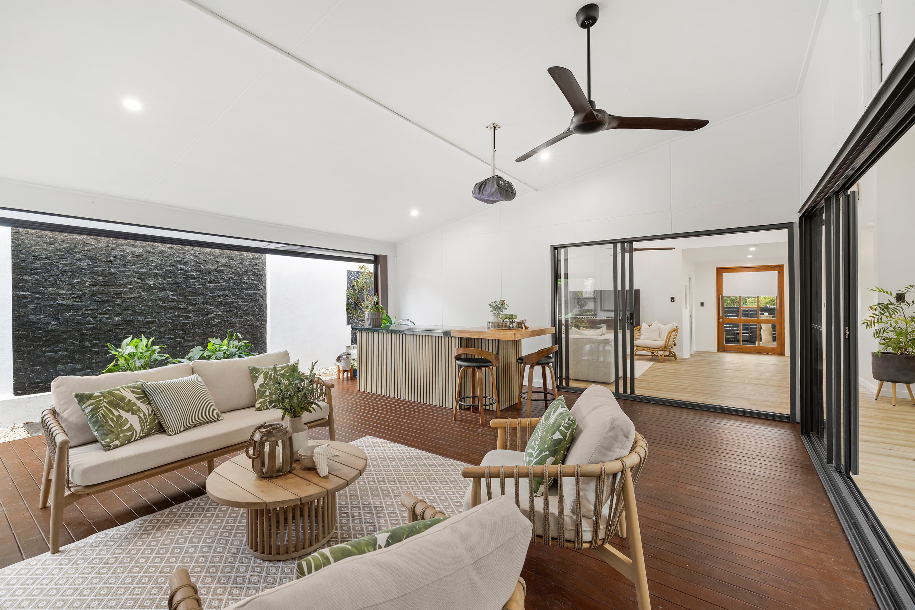 23 Myrtle Place, Mountain Creek — photo 1 of 5