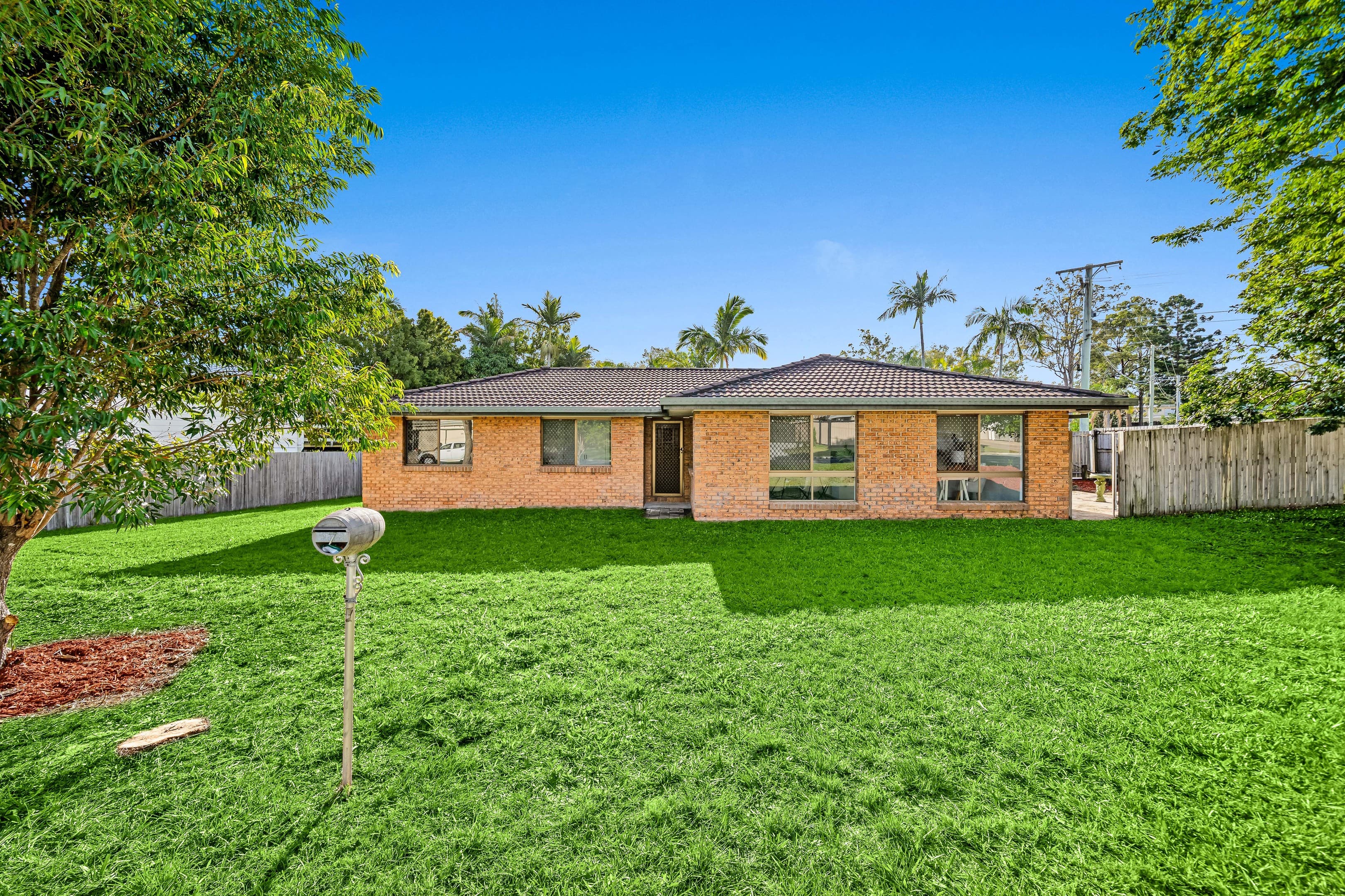 7 Timbertop Avenue, Browns Plains — photo 1 of 17