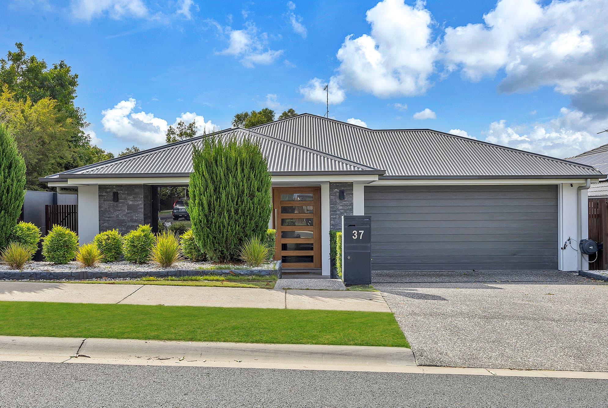 37 Teal Circuit, Greenbank — photo 1 of 6