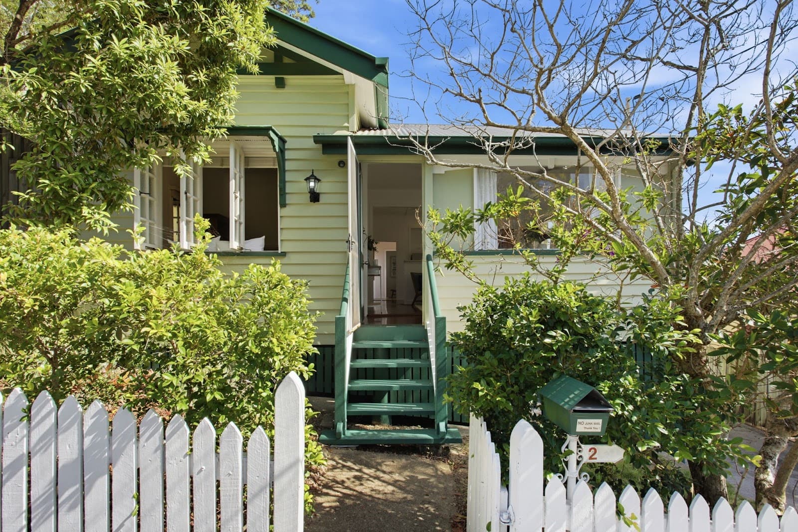 2 Federal Street, Red Hill — photo 1 of 7