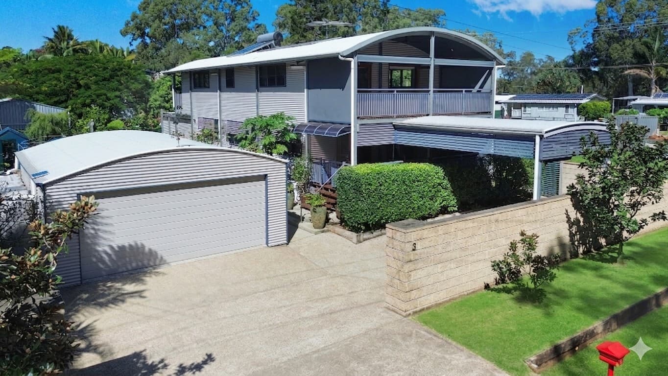 3 Maryanne Street, Karragarra Island — photo 1 of 5